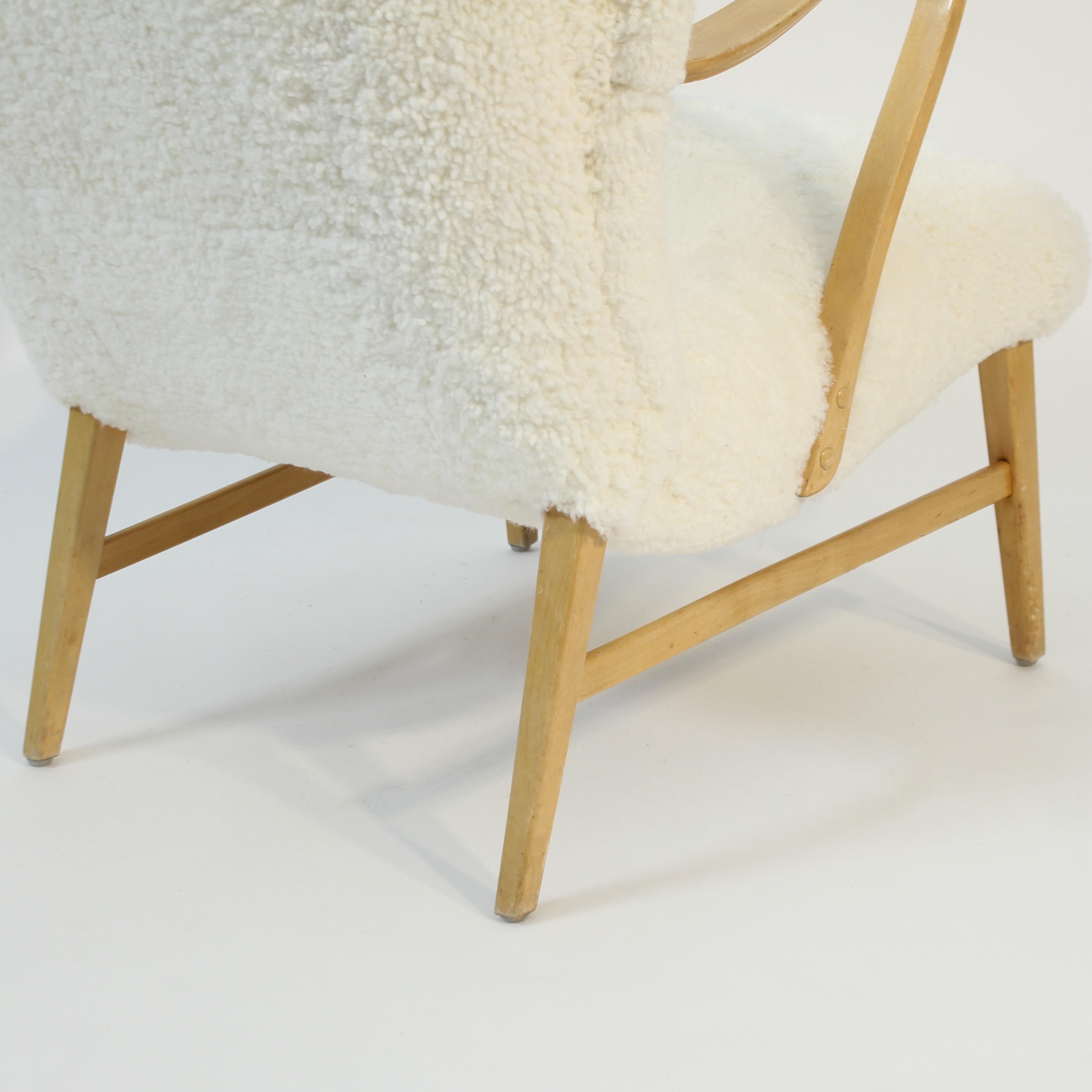 Swedish sheepskin lounge chair, attributed to Erik Bertil Karlén, 1940s For Sale 5