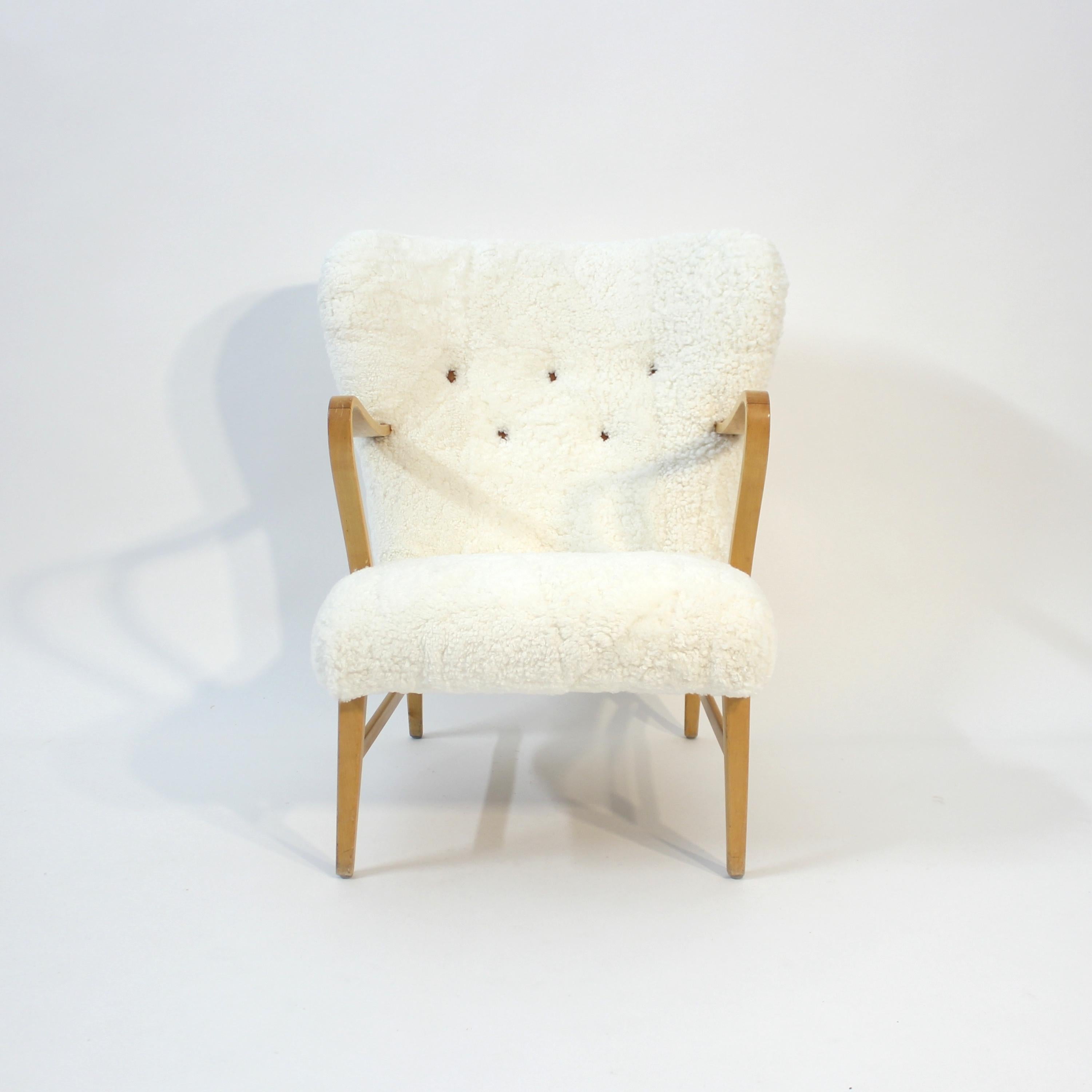 Sedia da salotto svedese in pelle di pecora, attribuita a Erik Bertil Karlén, anni '40 In condizioni buone in vendita a Uppsala, SE