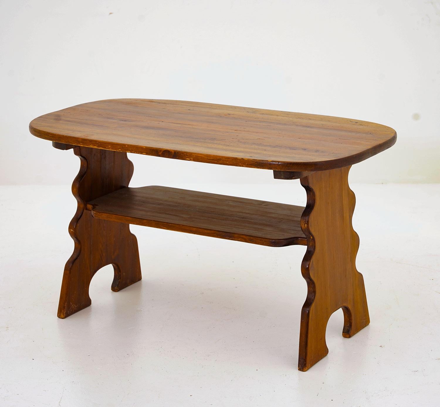 Mid-Century Modern Swedish Side Table in Pine attributed to Bo Fjæstad, 1930s For Sale