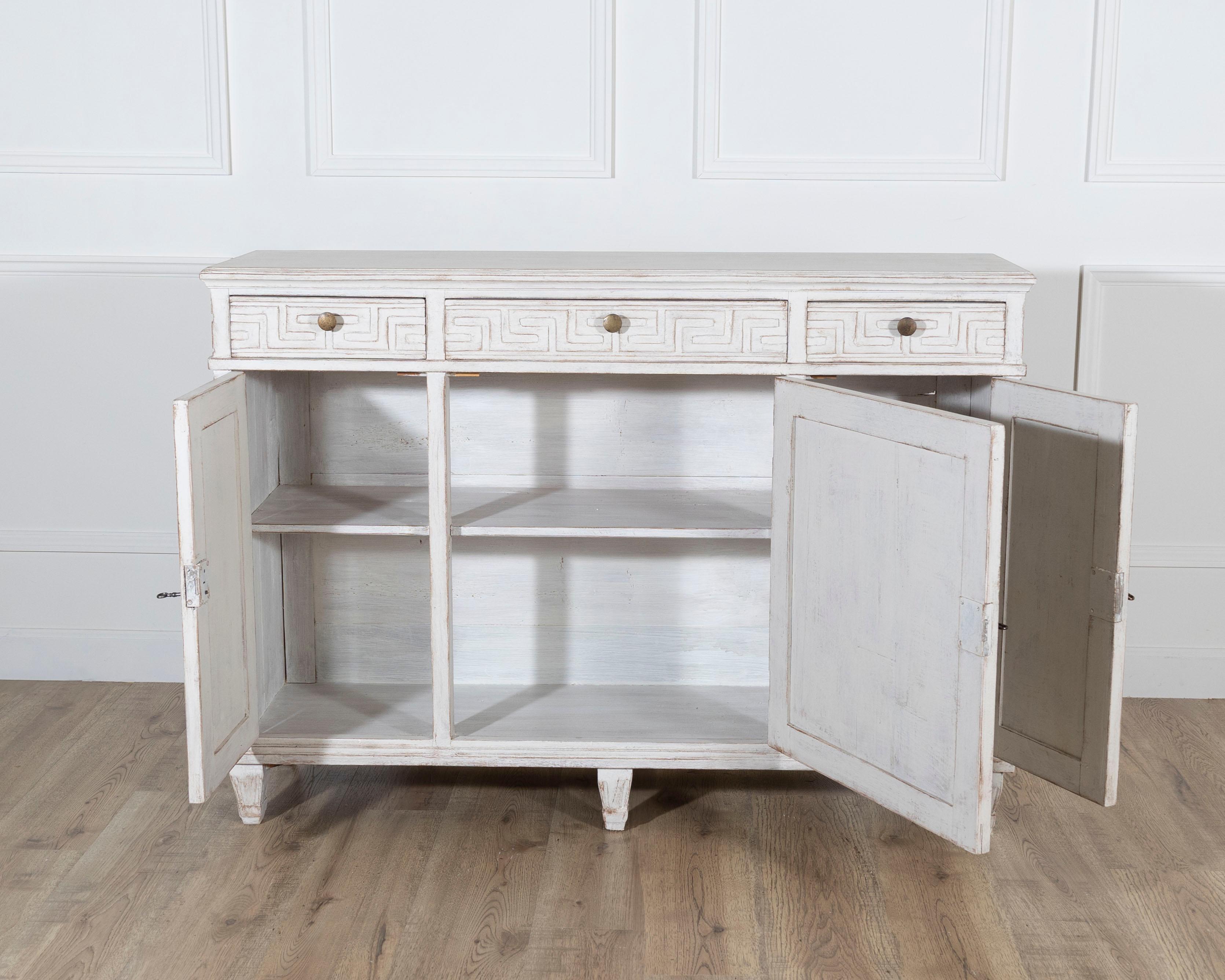 Schwedisches Sideboard CIRCA 1880 im Zustand „Gut“ im Angebot in Atlanta, GA