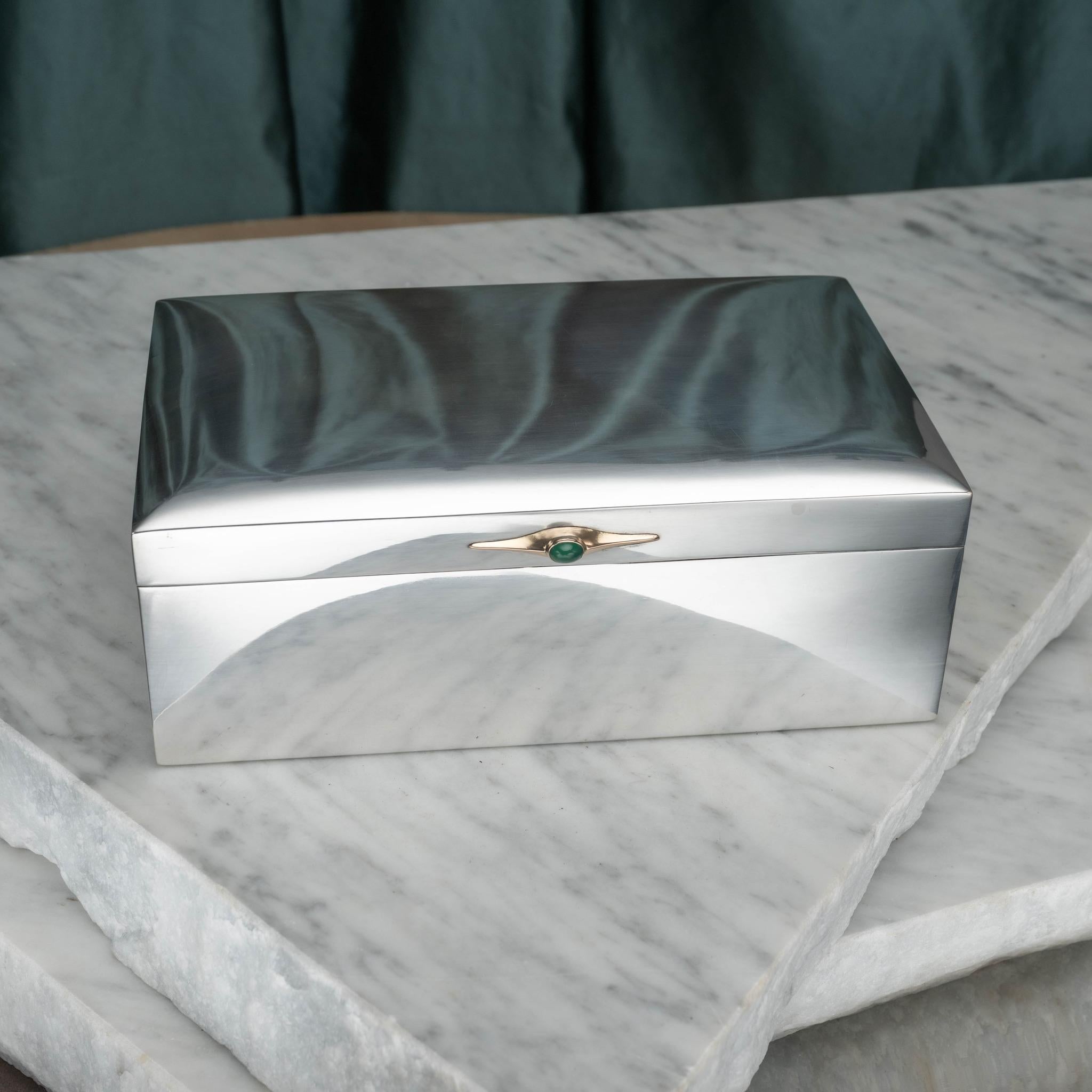 Swedish Silver Cigar Box With Green Agate Stone & Gold Clasp, Hallmarked 1927 Bon état - En vente à London, GB