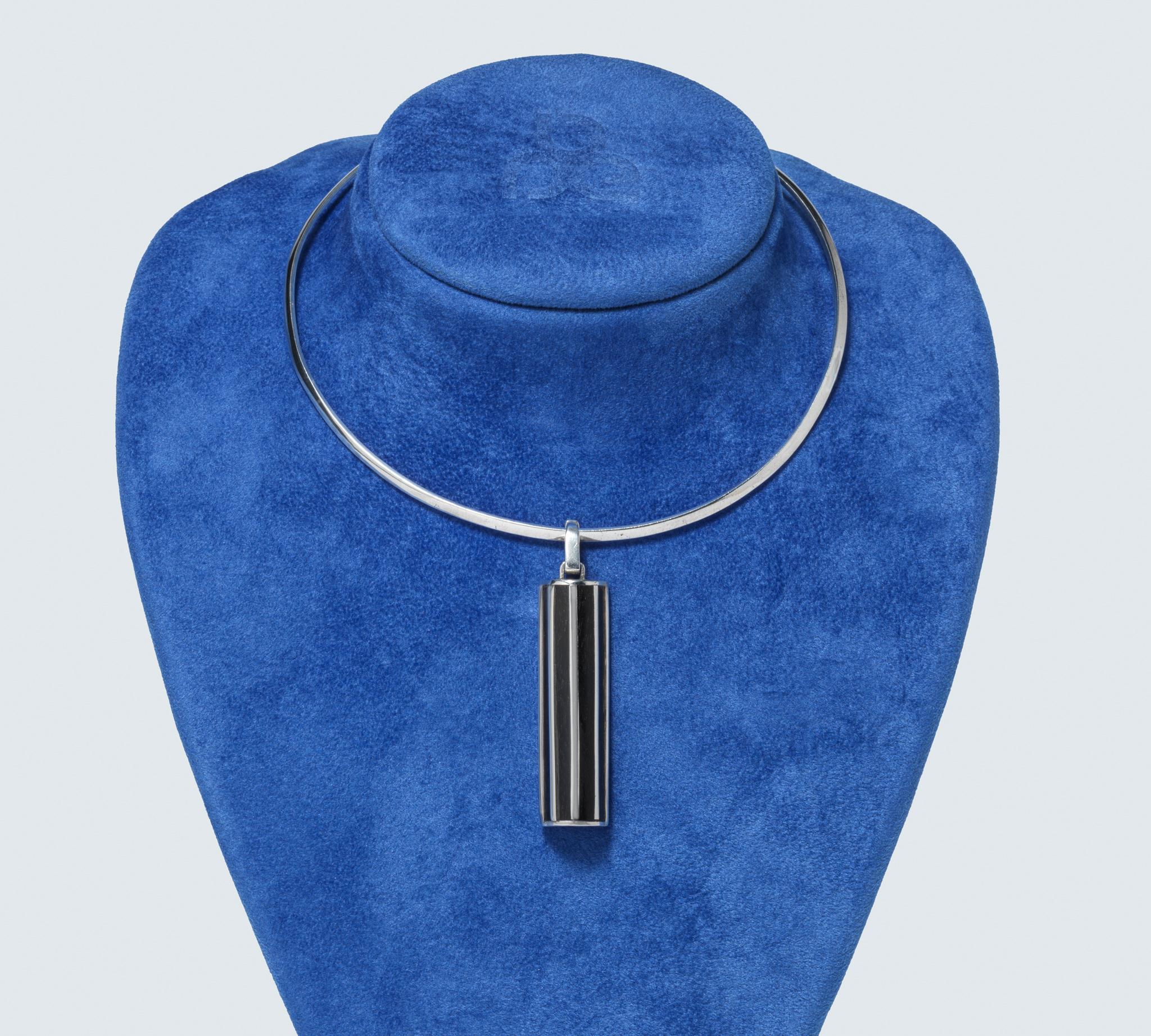 Swedish Silver Neck Ring / Silver and Ebony Pendant, early 21st c For Sale 4