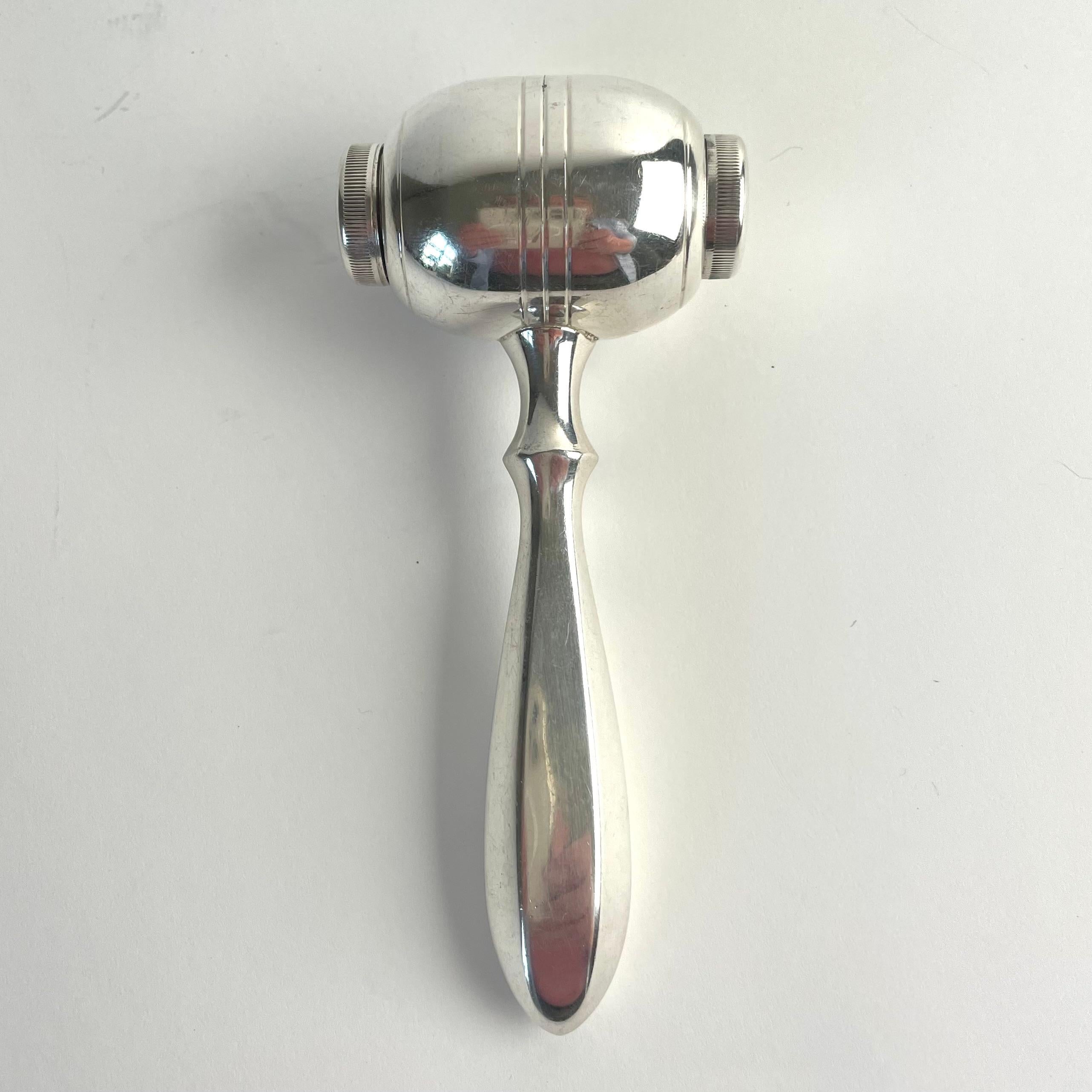 Shakers svedese in argento a forma di gavetta, anni '20-'30 in vendita 4