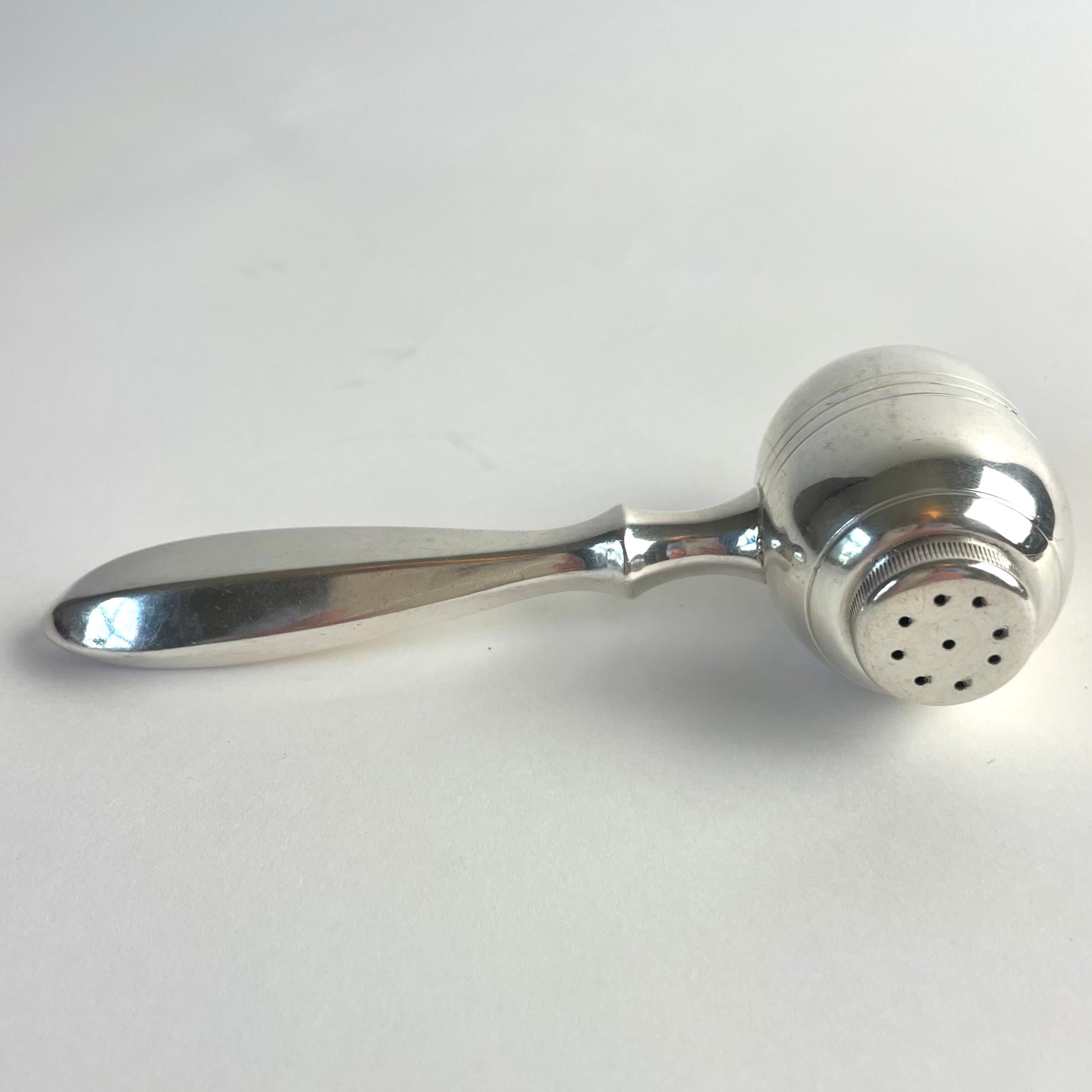 Shakers svedese in argento a forma di gavetta, anni '20-'30 in vendita 8