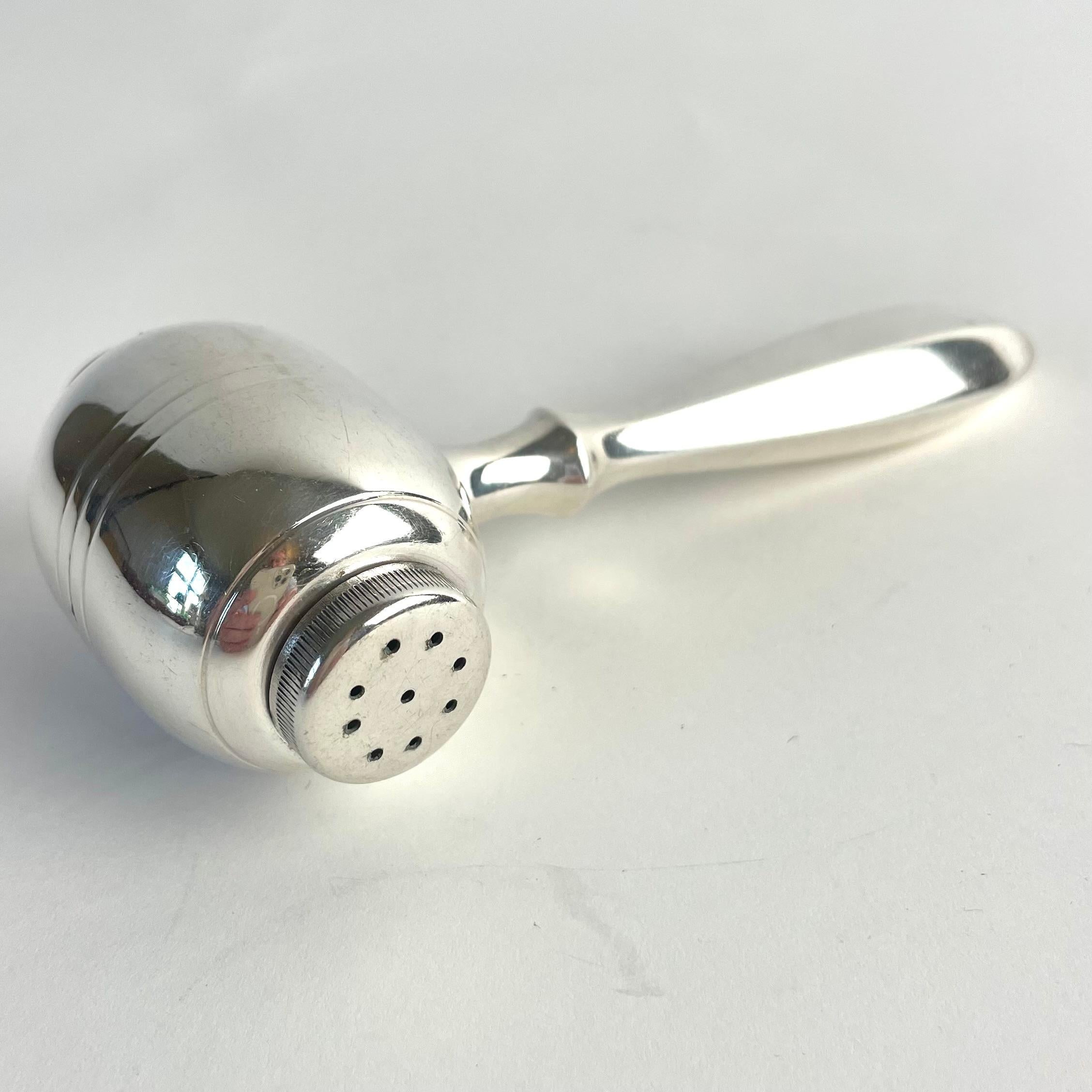Svedese Shakers svedese in argento a forma di gavetta, anni '20-'30 in vendita