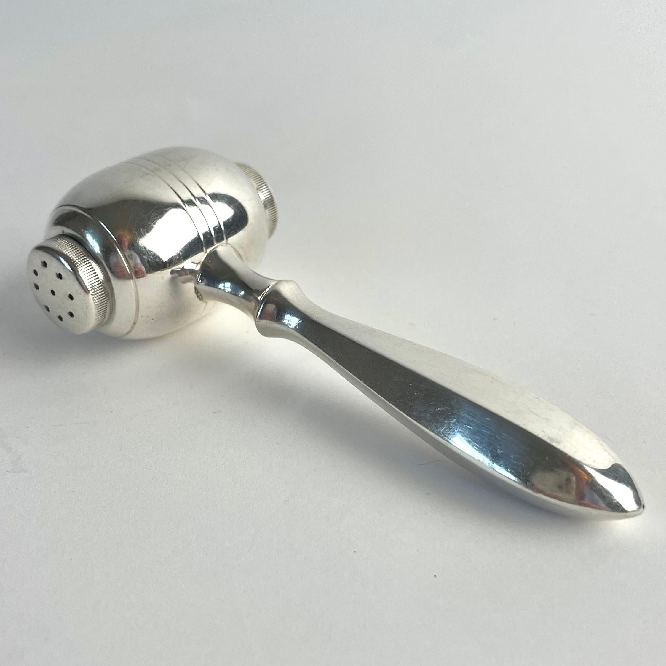 Shakers svedese in argento a forma di gavetta, anni '20-'30 in vendita 1