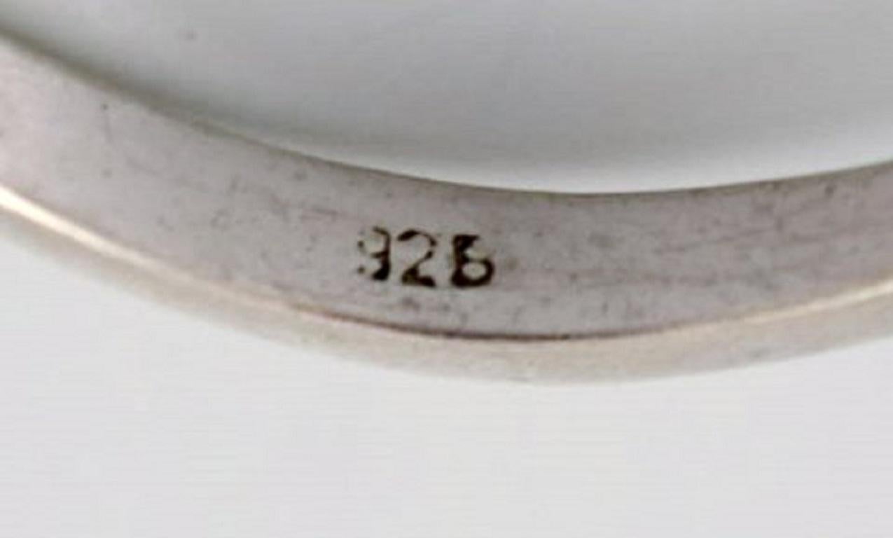 Schwedischer Silberschmied, modernistischer Alliance-Ring aus Sterlingsilber mit fünf Steinen Damen im Angebot