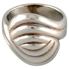Orfèvre suédois, bague moderniste en argent sterling, années 1960-1970