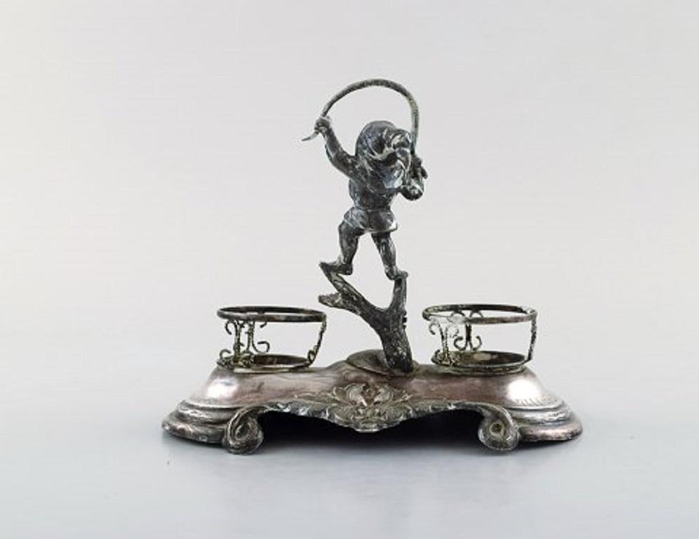 Swedish silversmith. Writing kit/inkwell in silver with elf, 1890s.
Measures: 16 x 13.5 cm.
In very good condition.
Inscription.