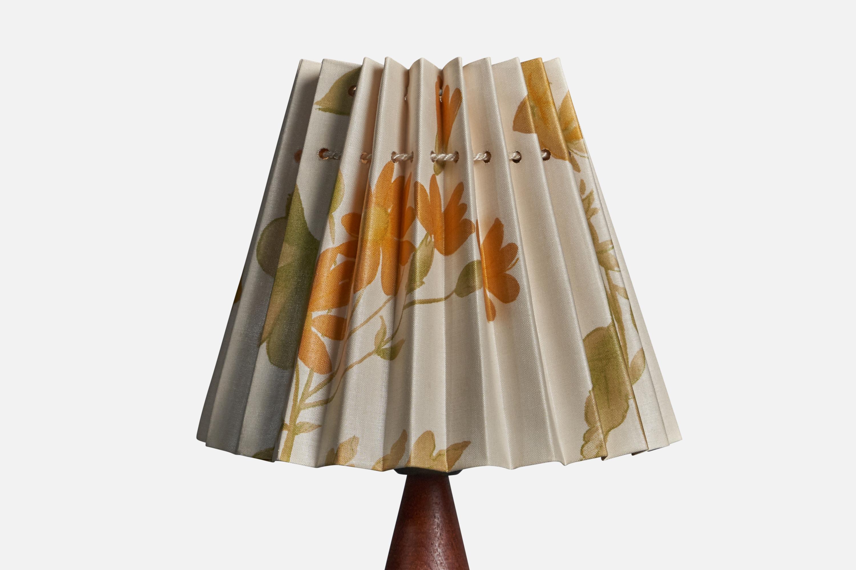 Swedish, Small Table Lamp, Teak, Brass, Linen, Sweden, 1960s In Good Condition In High Point, NC