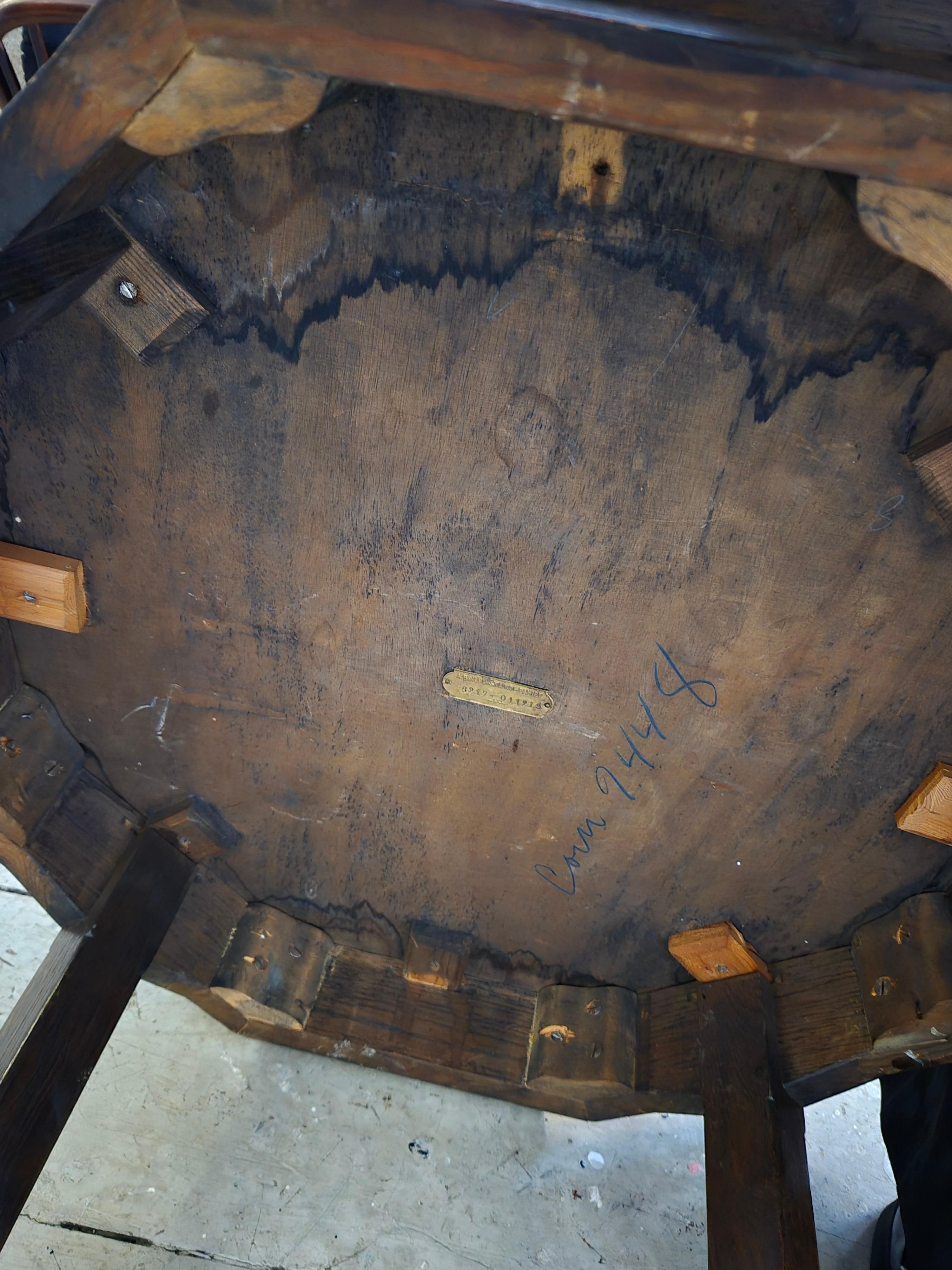 Table à fumer suédoise, Oak avec plateau en cuivre, 1913 par Nordiska Kompaniet en vente 1