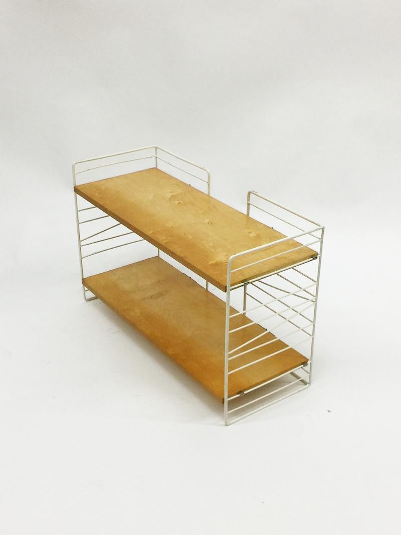 Swedish Standing Wire Bookcase by Sonja, Mid-20th Century In Fair Condition For Sale In Delft, NL
