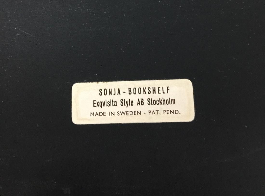 Schwedisches Stehendes Draht-Bücherregal von Sonja, Mitte des 20. (20. Jahrhundert) im Angebot