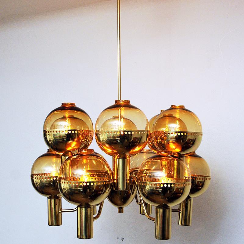 Swedish Special Edition Patricia T372/12 Chandelier by Hans-Agne Jakobsson 1950s In Good Condition For Sale In Stockholm, SE