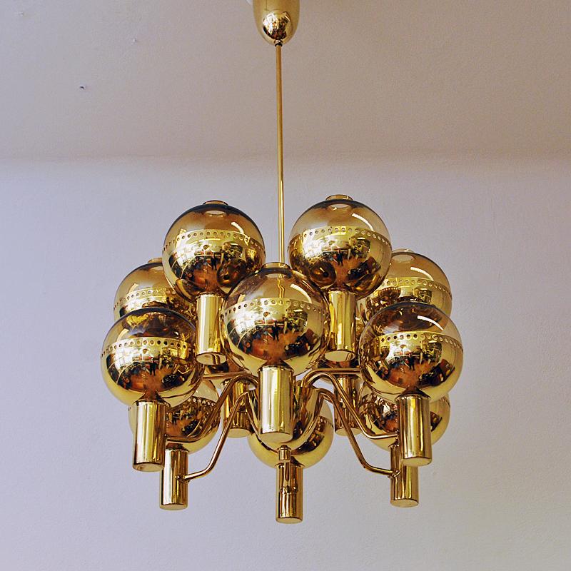 Swedish Special Edition Patricia T372/12 Chandelier by Hans-Agne Jakobsson 1950s For Sale 2