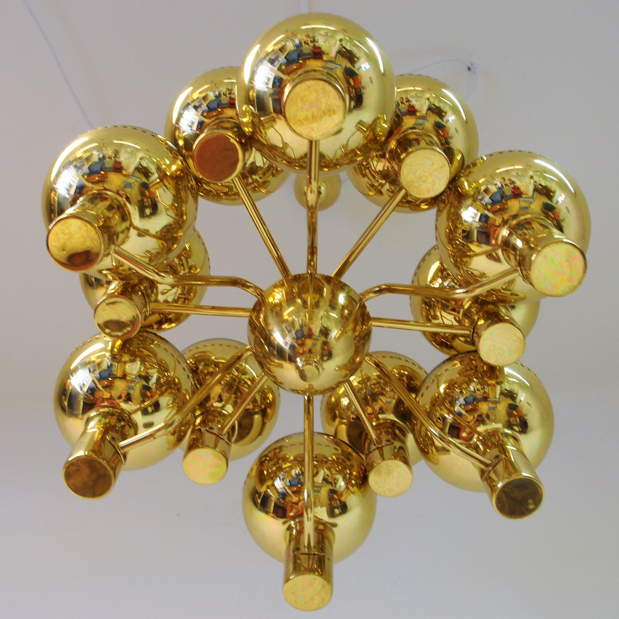 Swedish Special Edition Patricia T372/12 Chandelier by Hans-Agne Jakobsson 2