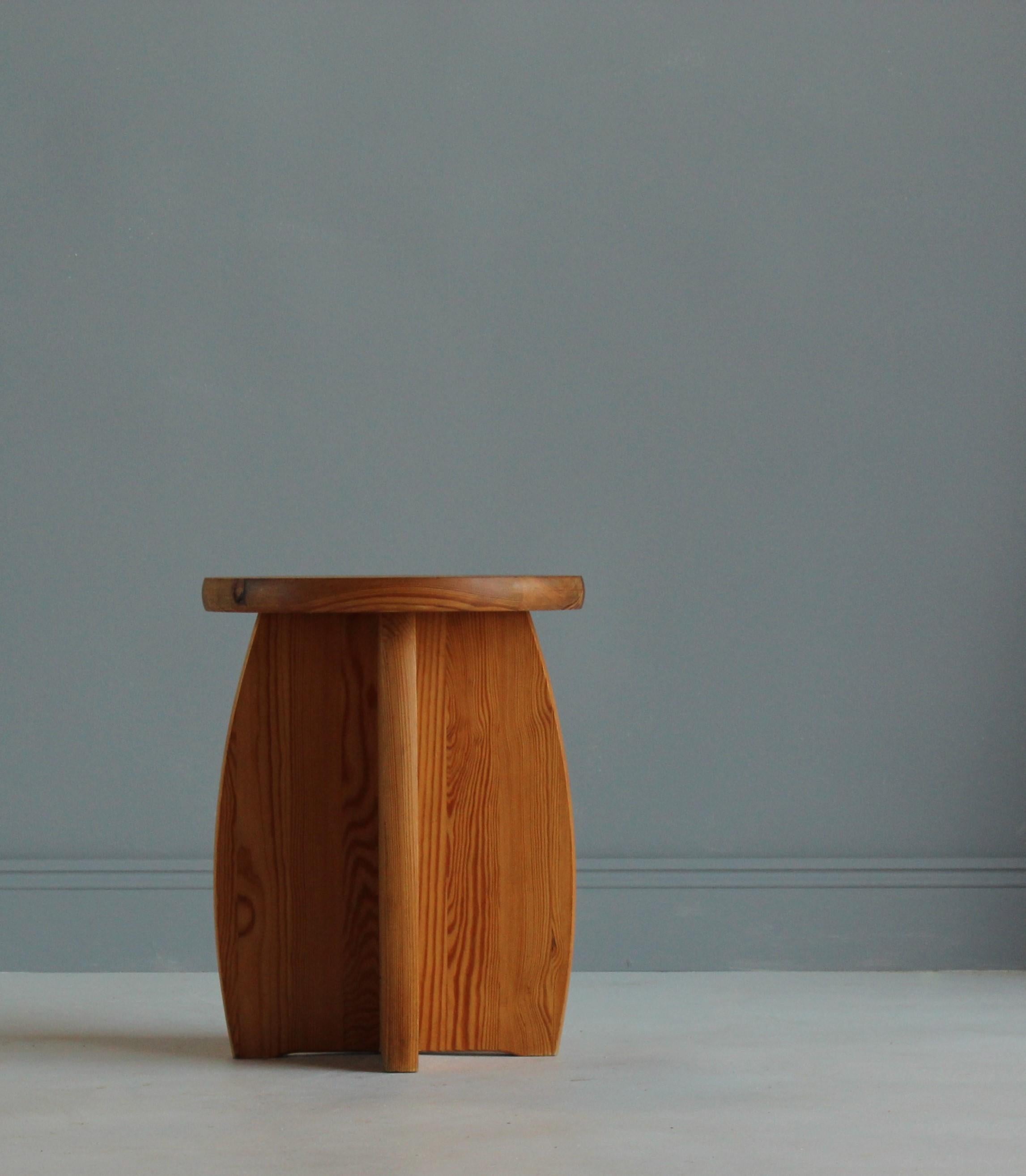 Swedish Sportstuge School, Minimalist Stool or Side Table, Pine, 1970s In Excellent Condition In High Point, NC