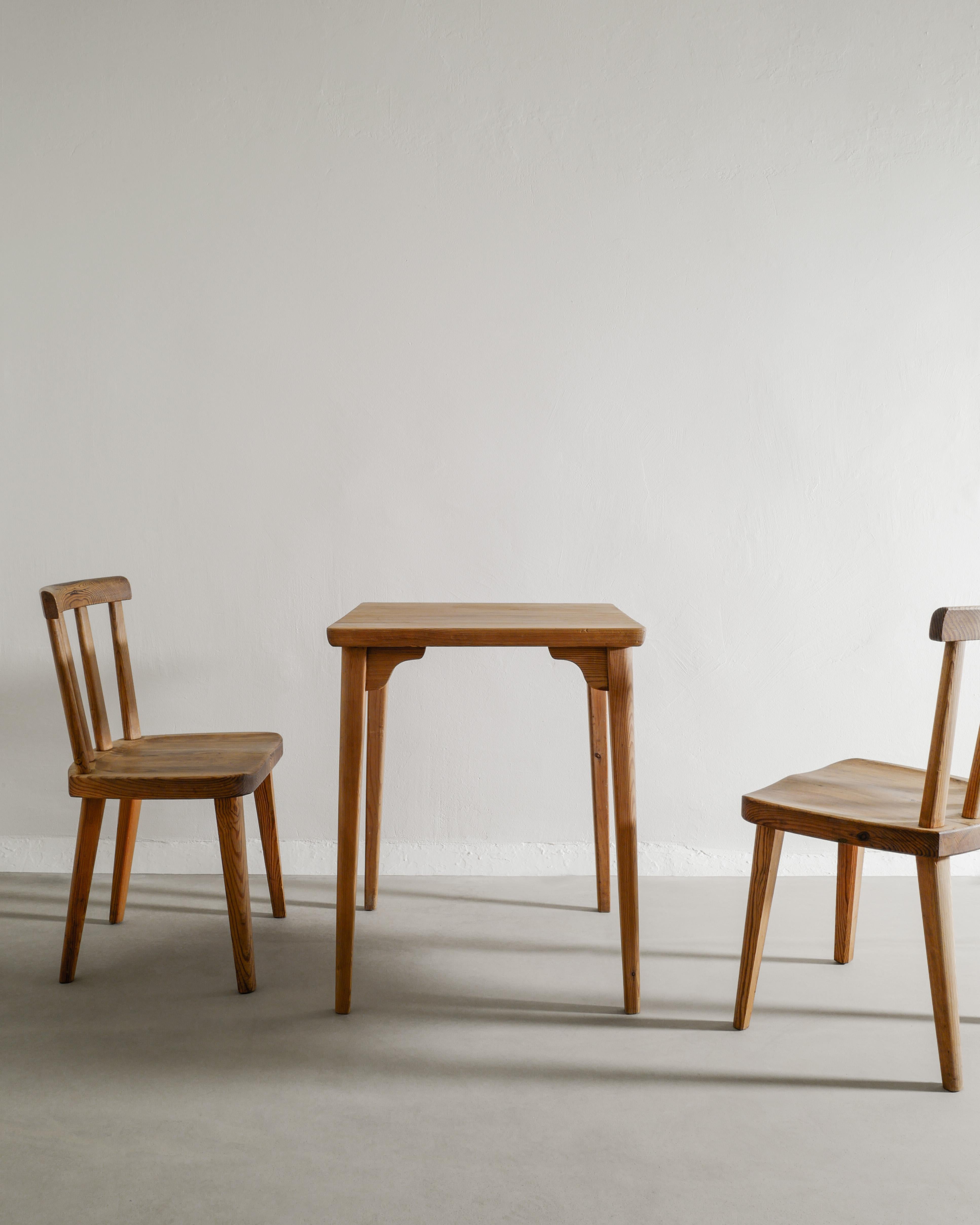 Scandinavian Modern Swedish Squared Pine Wooden Dining Table by Axel Einar Hjorth NK Sweden, 1940s For Sale