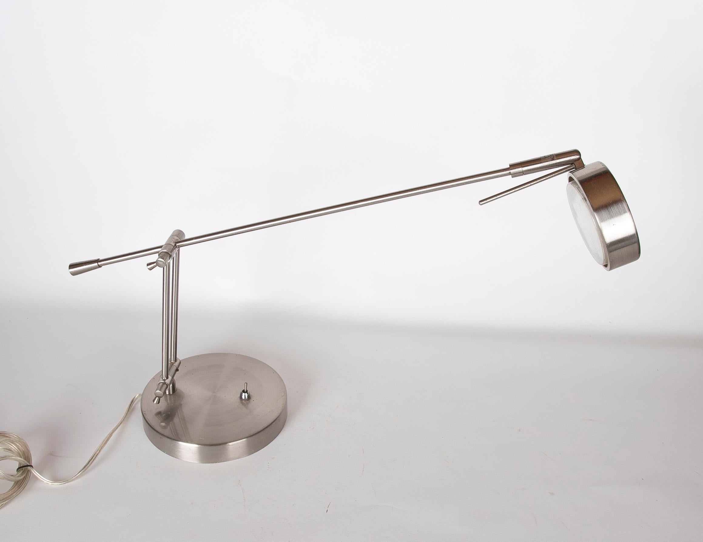 XXIe siècle et contemporain Lampe de table suédoise en acier  en vente