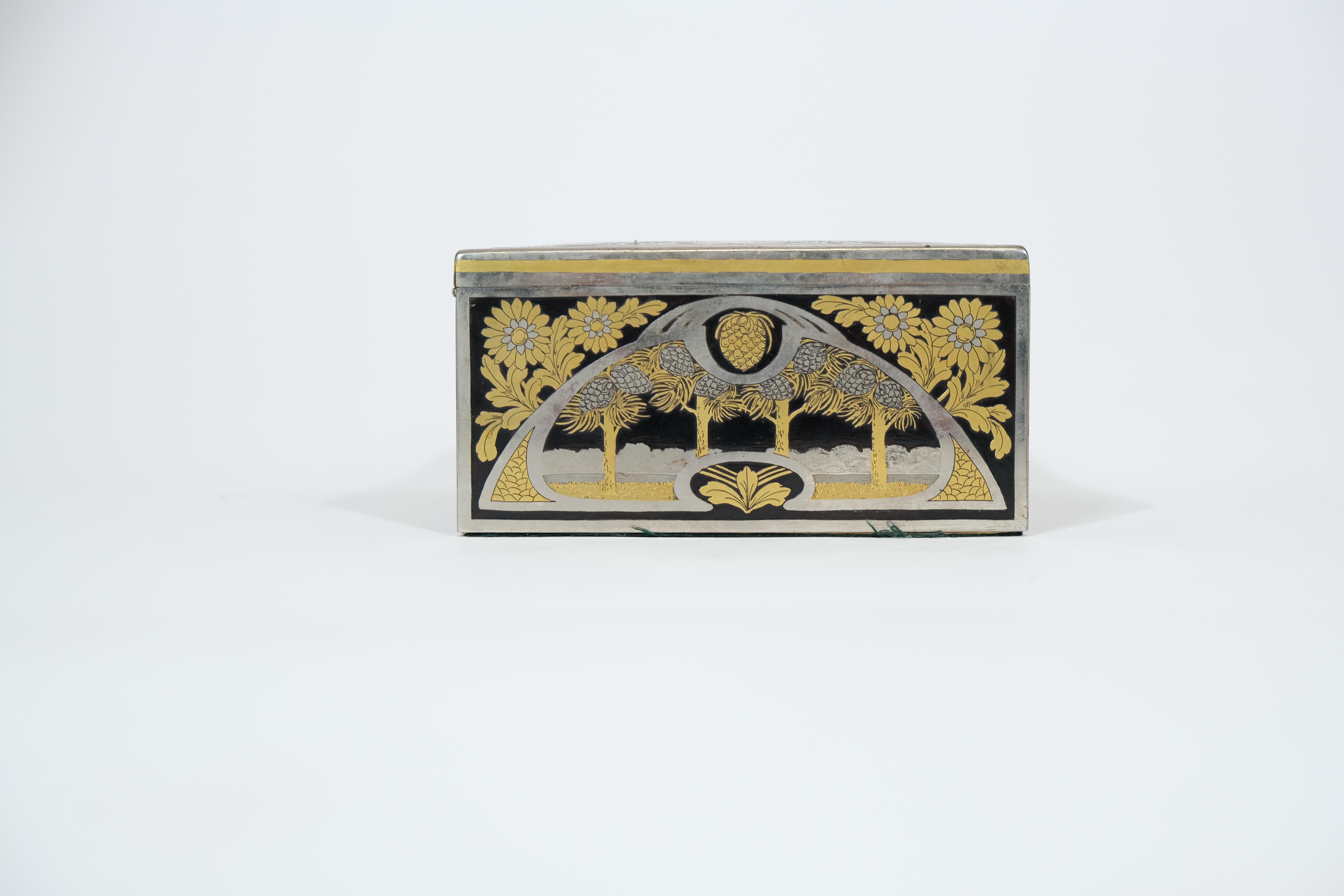 Swedish Steelbox with Gilt and Blushed Engravings For Sale 6