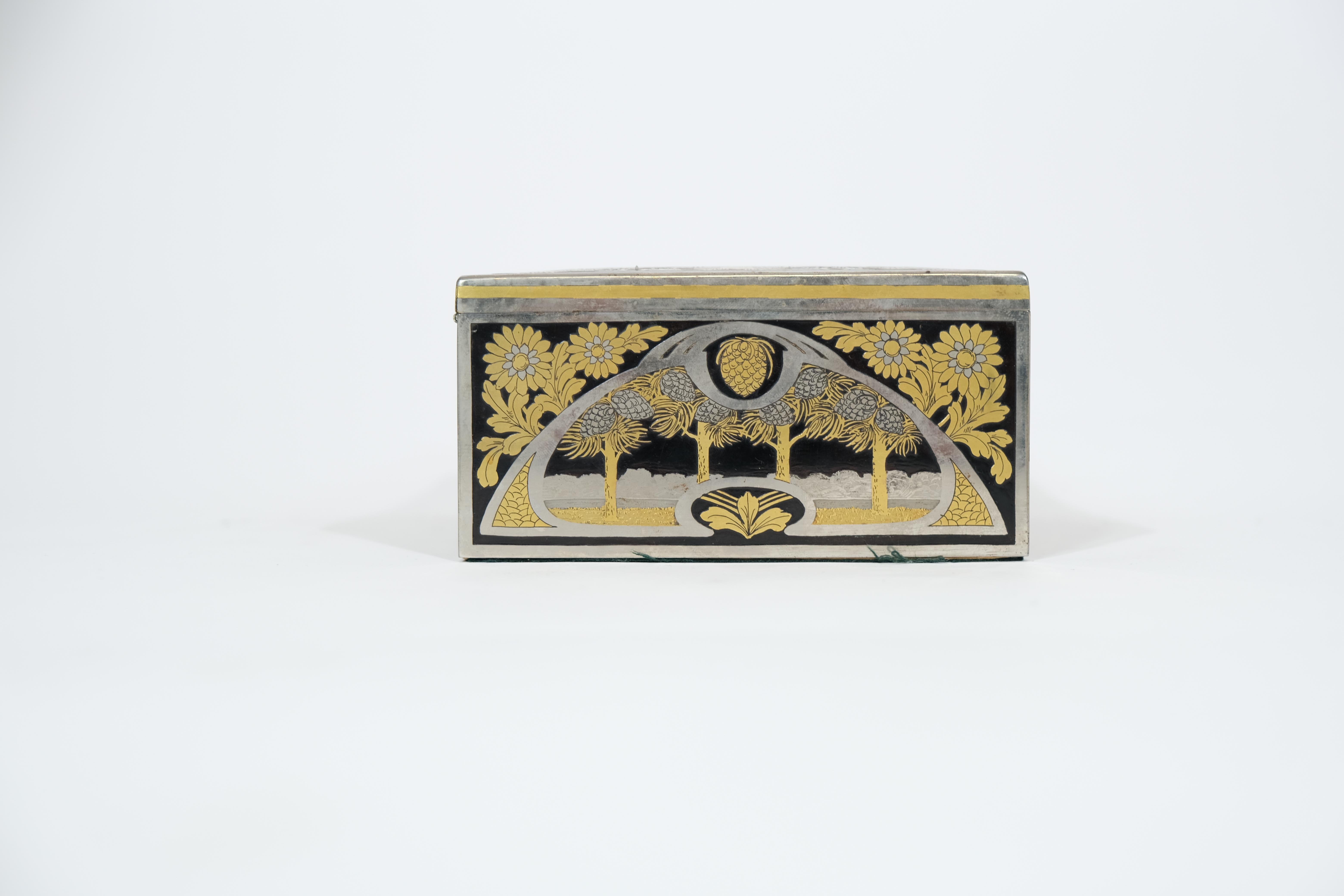 Swedish Steelbox with Gilt and Blushed Engravings For Sale 7