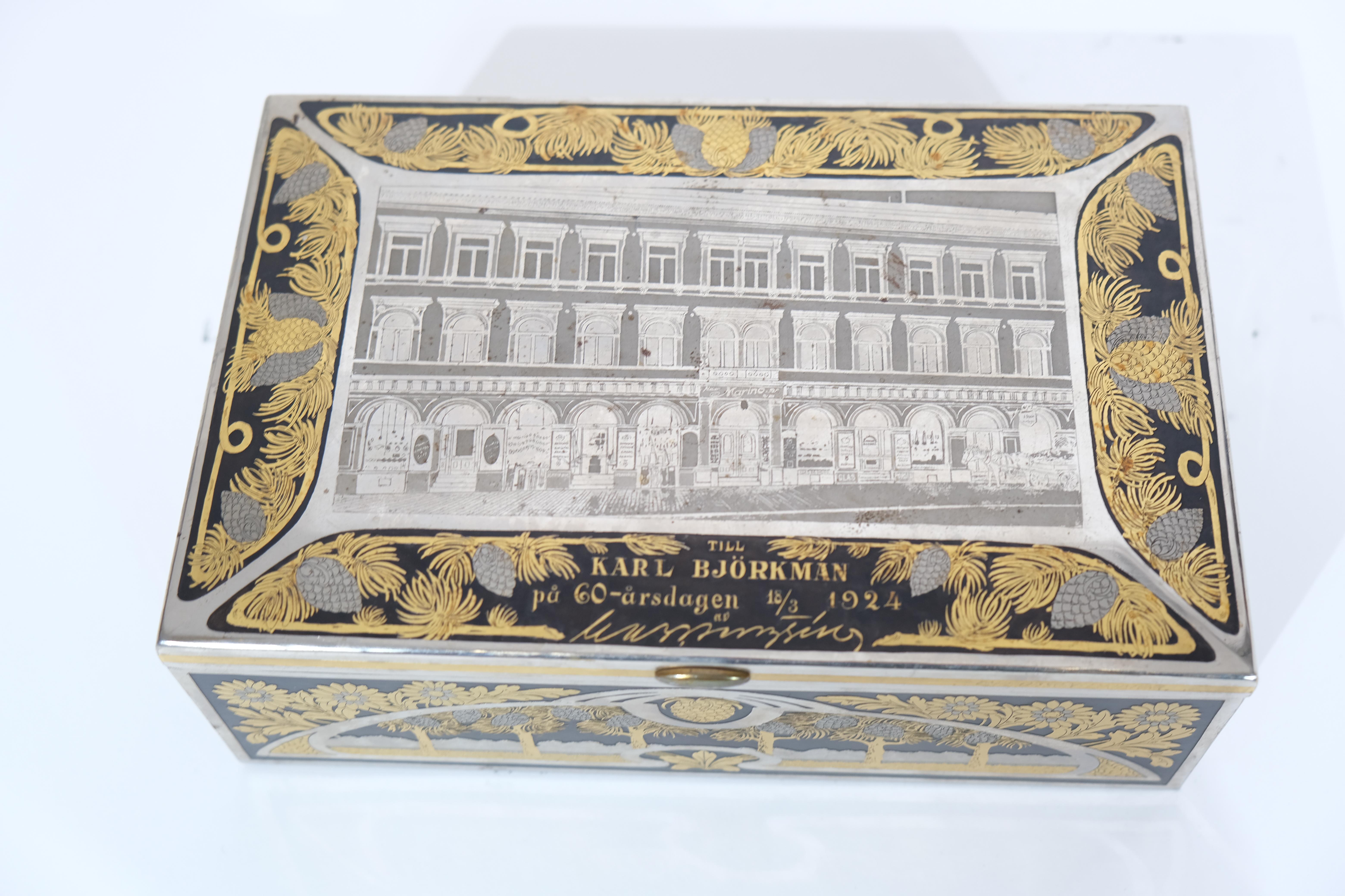 Swedish Steelbox with Gilt and Blushed Engravings For Sale 8