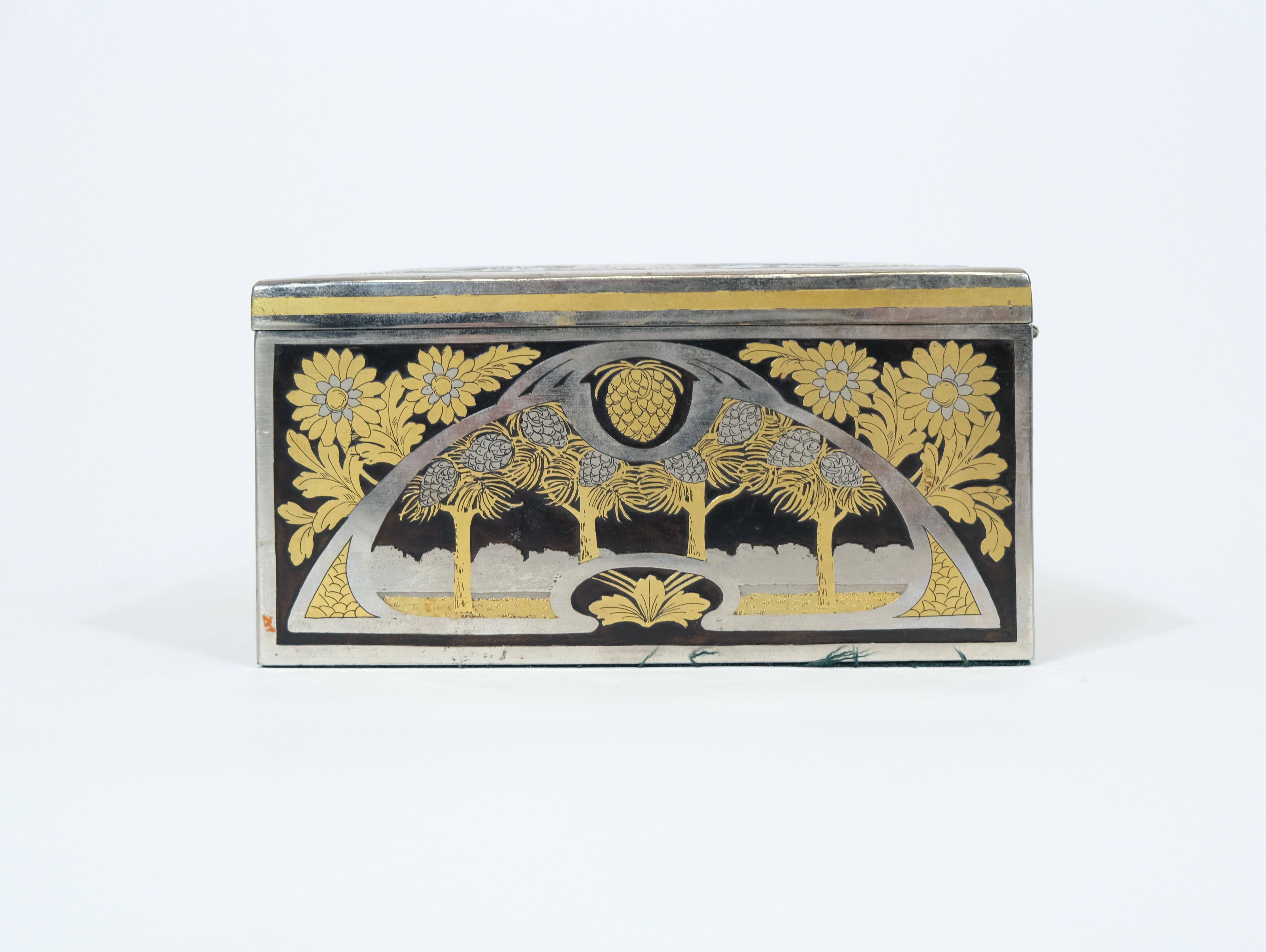 Swedish Steelbox with Gilt and Blushed Engravings For Sale 2
