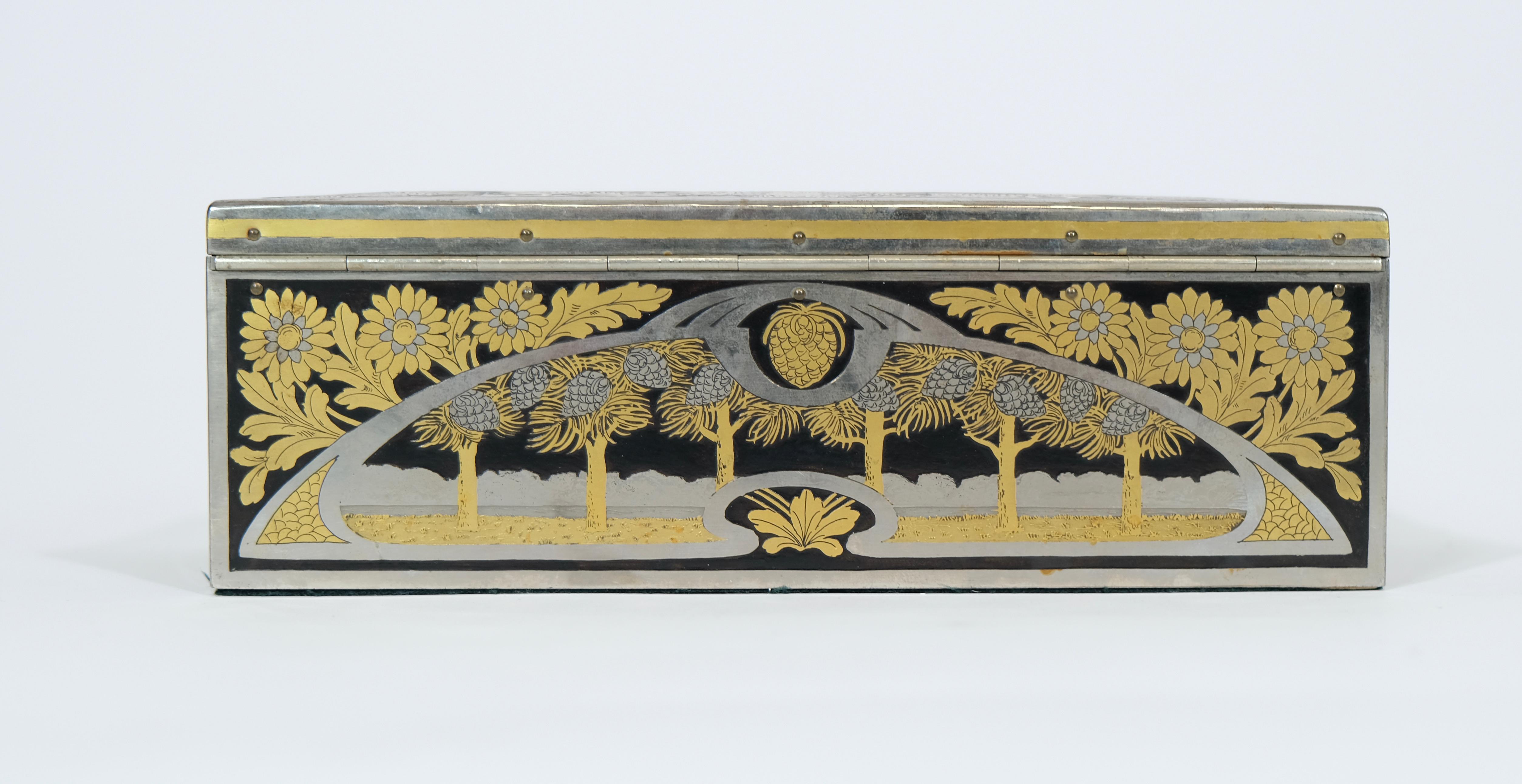 Swedish Steelbox with Gilt and Blushed Engravings For Sale 4