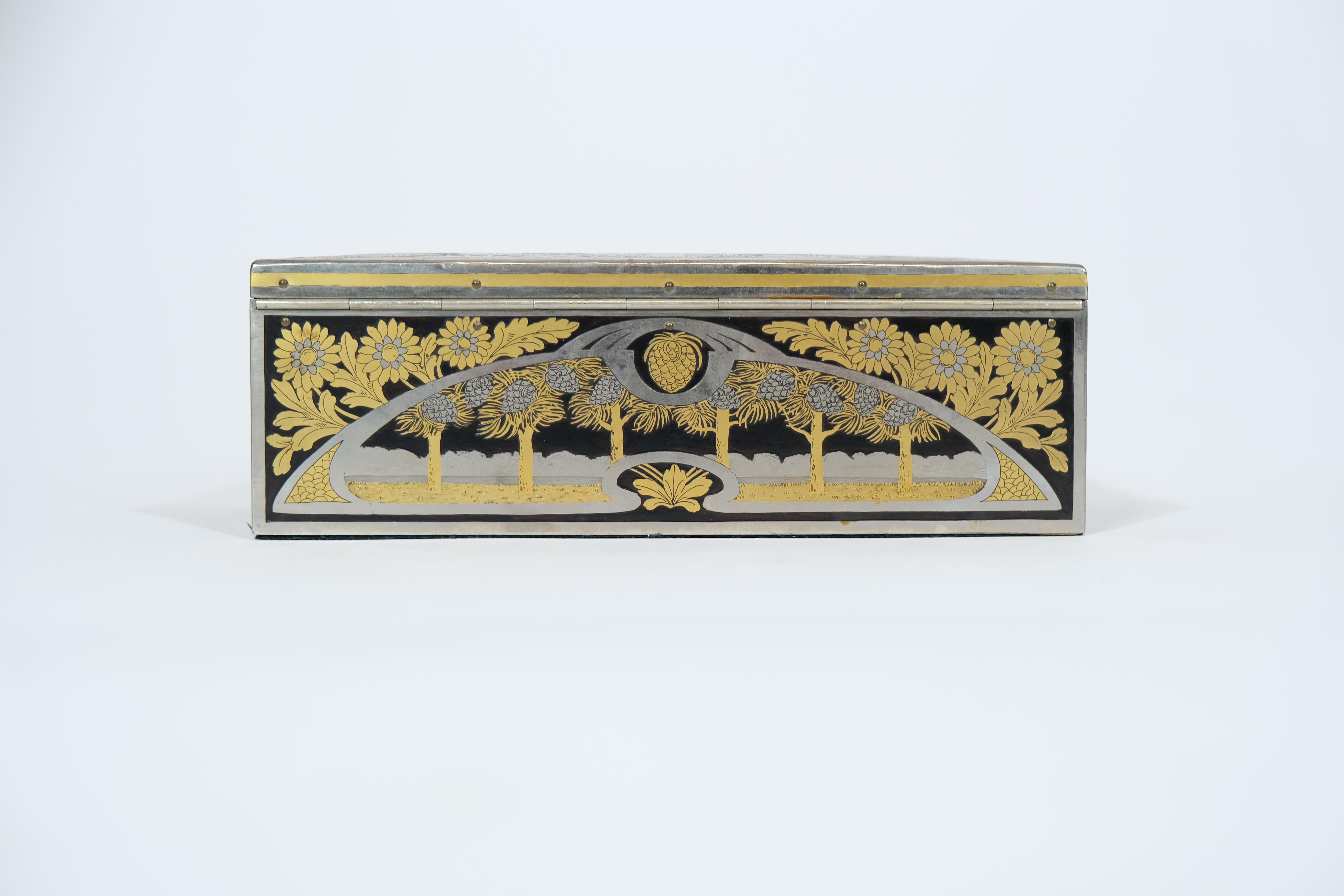 Swedish Steelbox with Gilt and Blushed Engravings For Sale 5