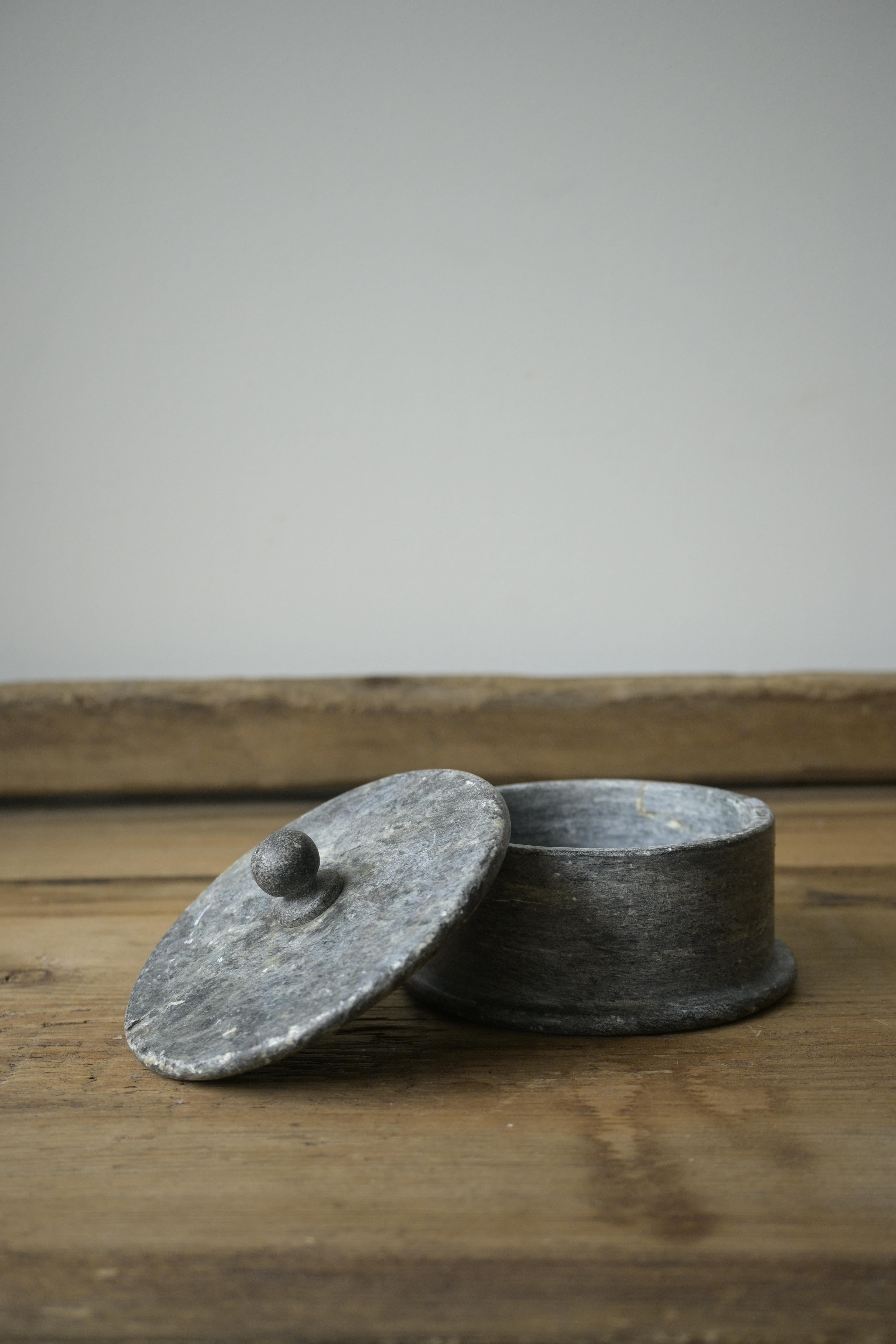 Swedish Stone Box ca 1830 In Good Condition For Sale In Farsta, SE