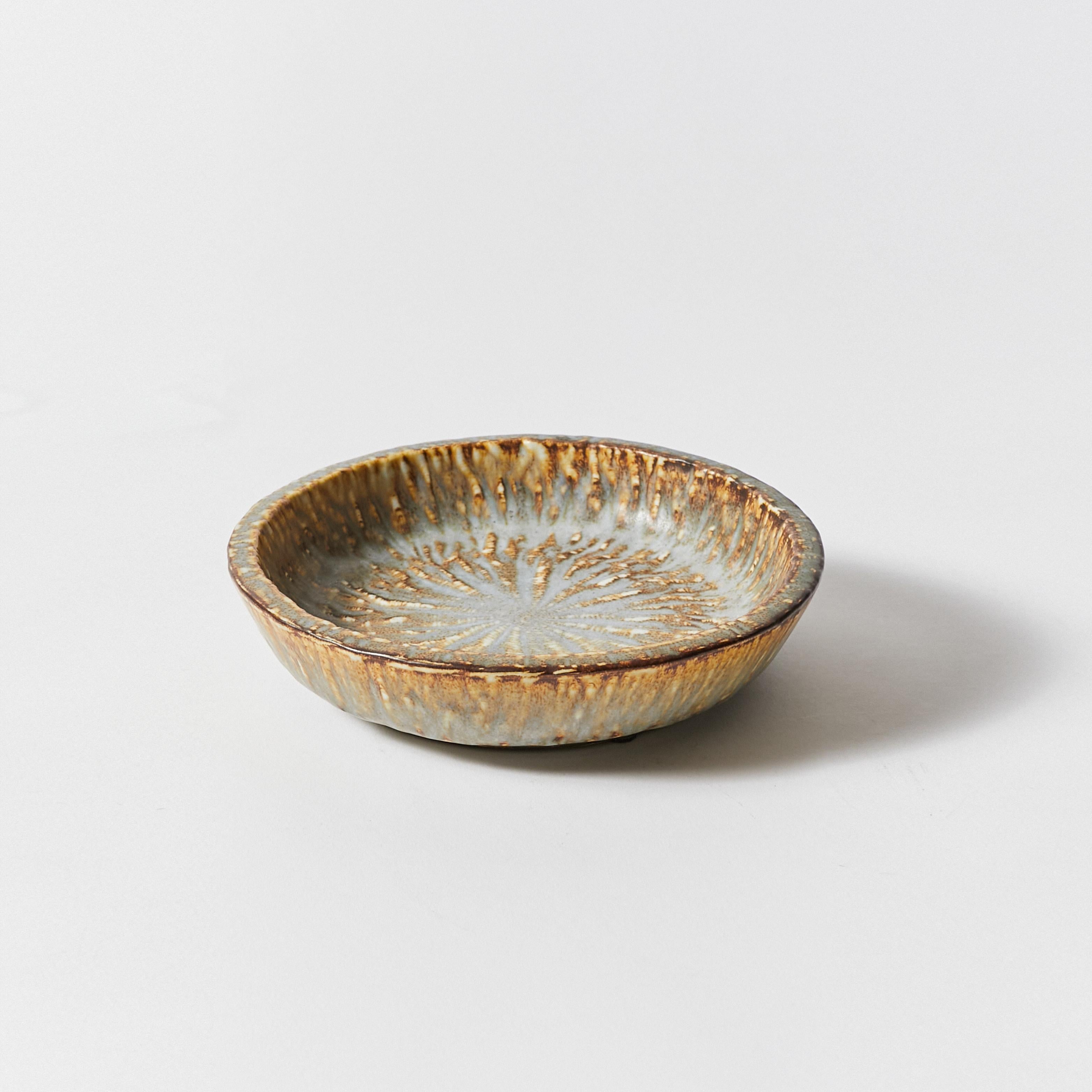 Mid-Century Modern Swedish Stoneware Bowl by Gunnar Nylund for Rörstrand  Regular For Sale
