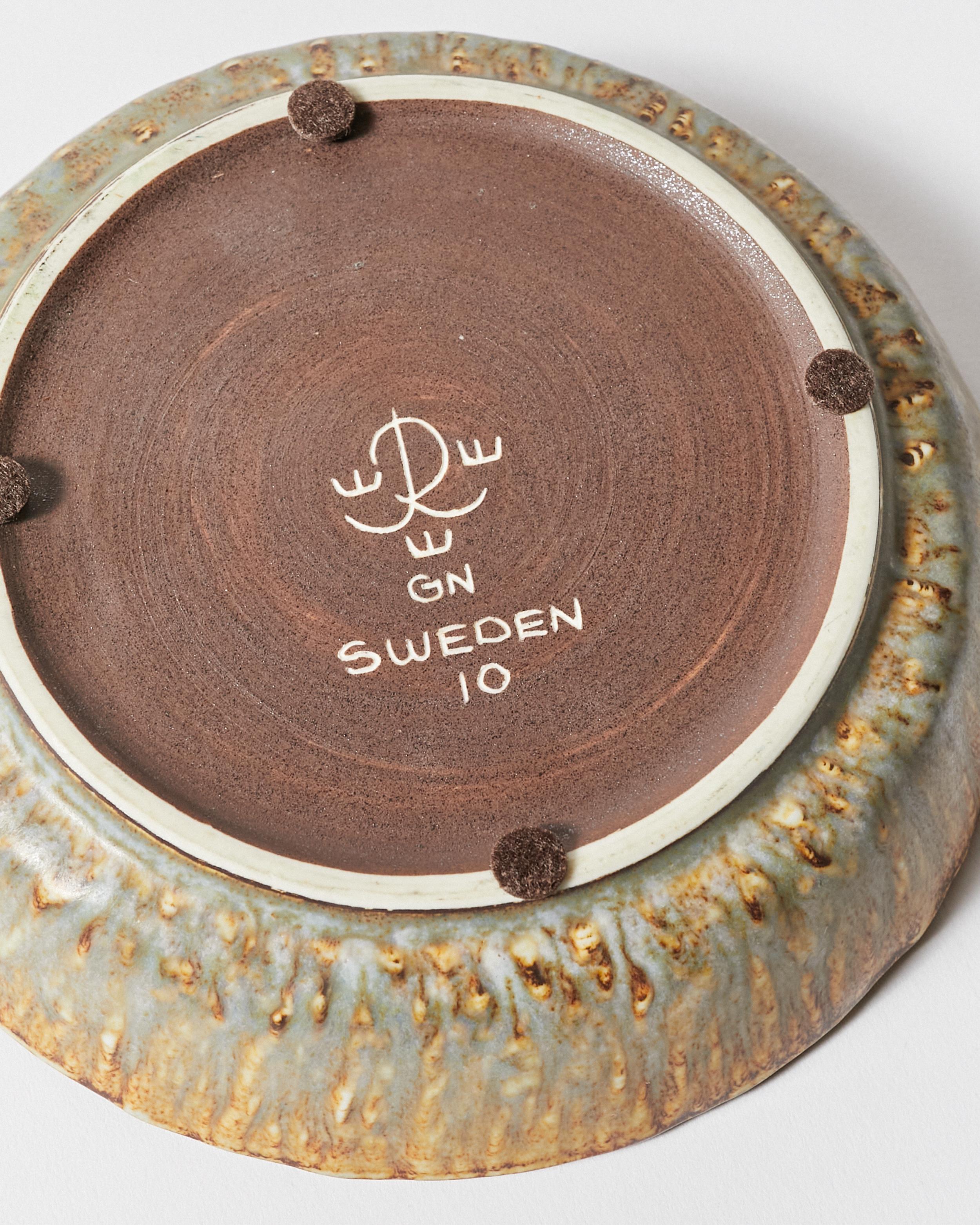 20th Century Swedish Stoneware Bowl by Gunnar Nylund for Rörstrand  Regular For Sale