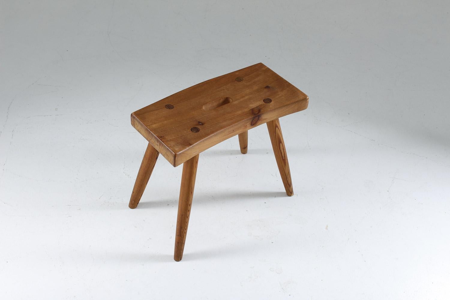 Swedish Stool in Pine, 1940s In Good Condition In Karlstad, SE