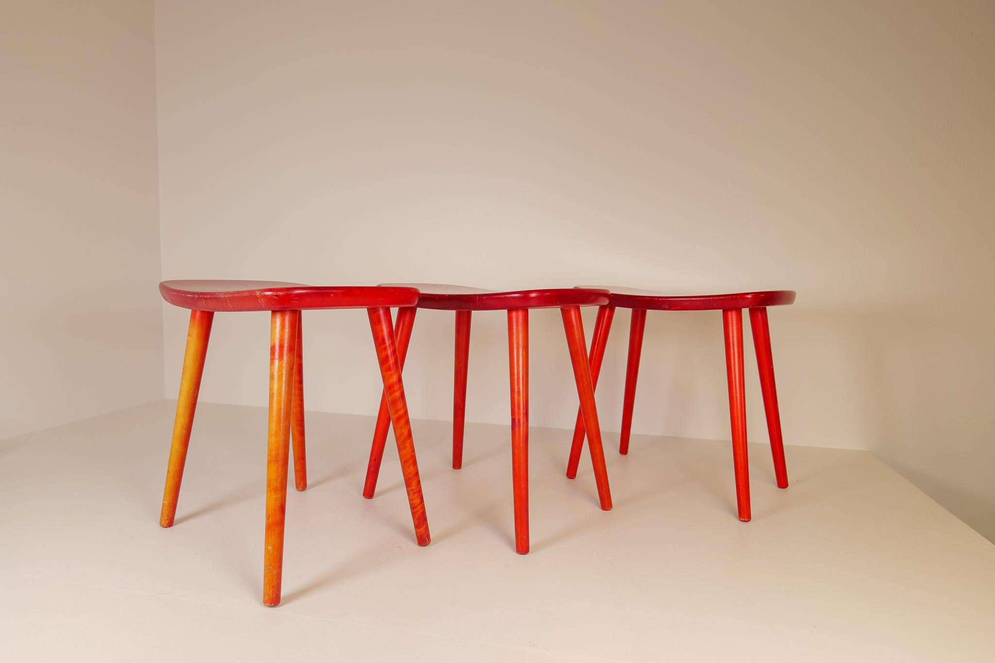 Tabourets suédois en bouleau rouge laqué « Palie », Yngve Ekstrm, 1970 en vente 4