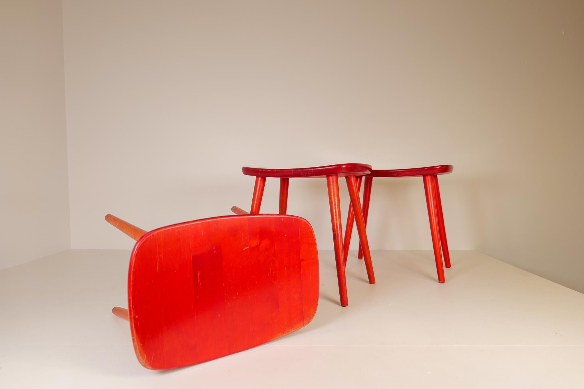 Tabourets suédois en bouleau rouge laqué « Palie », Yngve Ekstrm, 1970 en vente 7