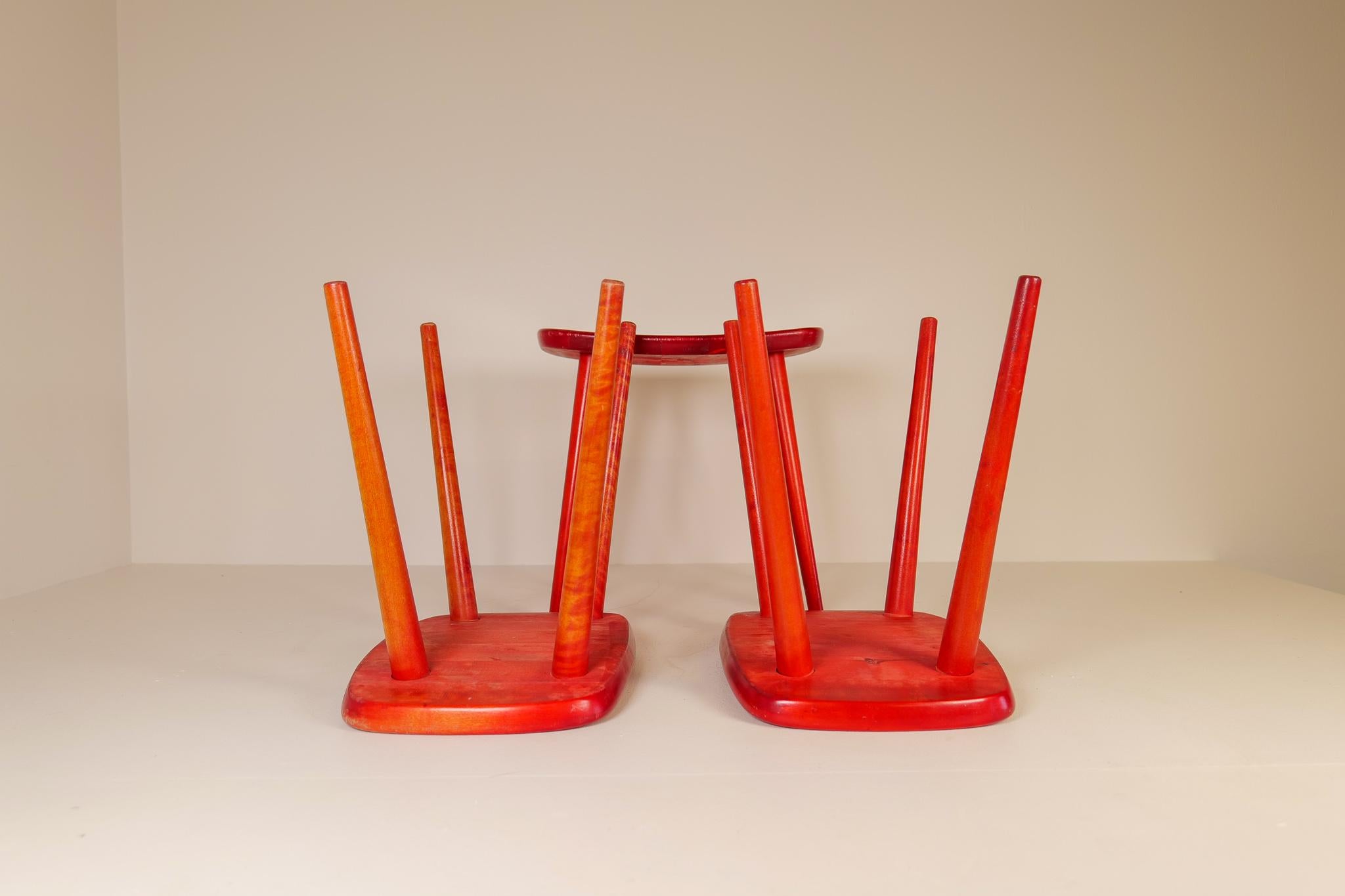 Tabourets suédois en bouleau rouge laqué « Palie », Yngve Ekstrm, 1970 en vente 1