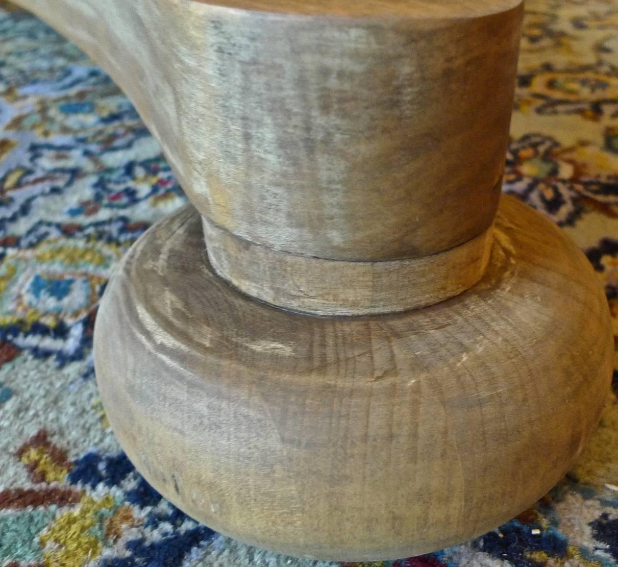 XXIe siècle et contemporain Table à piédestal ronde contemporaine en aulne de style suédois en vente