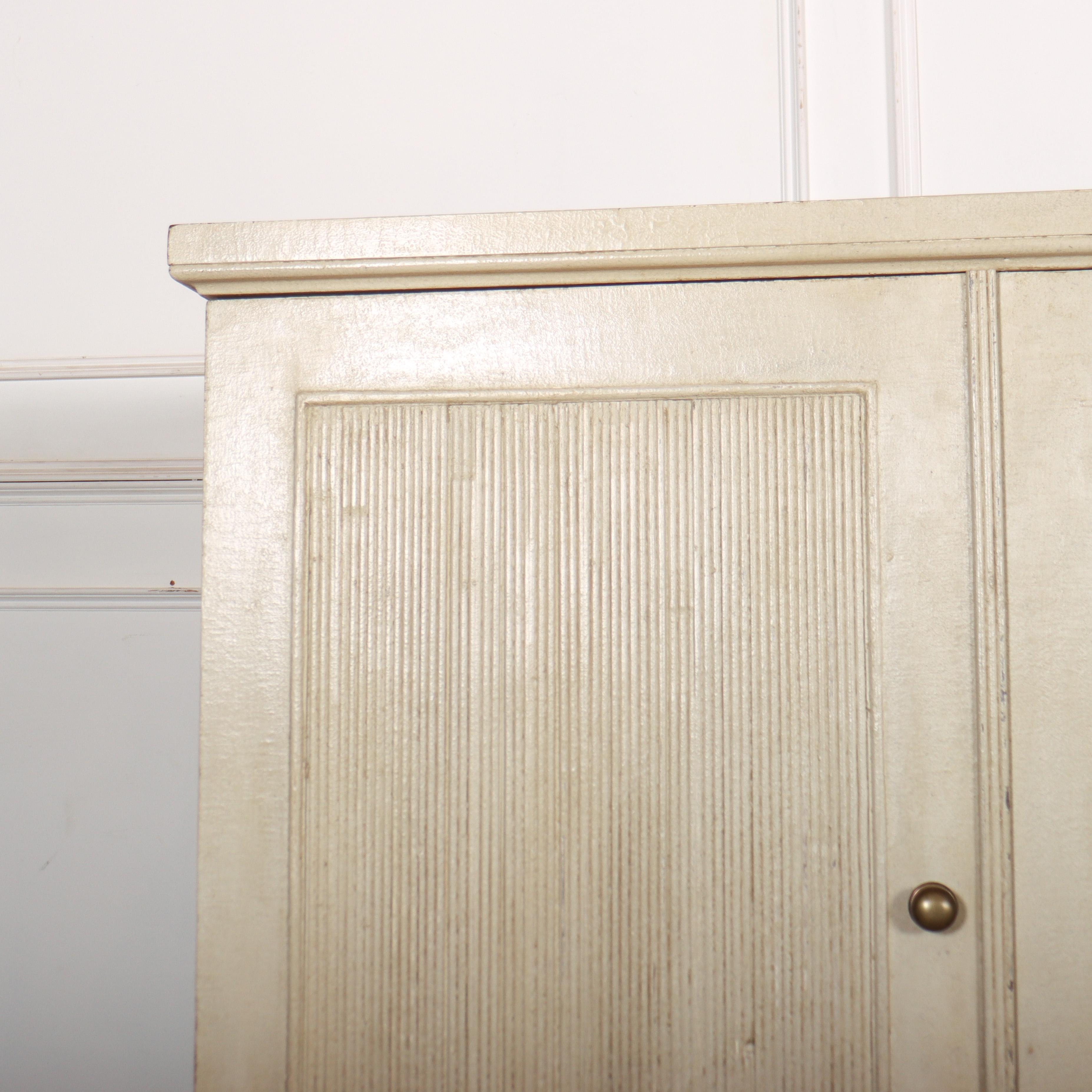 Armario para la ropa blanca pintado al estilo sueco Europeo en venta