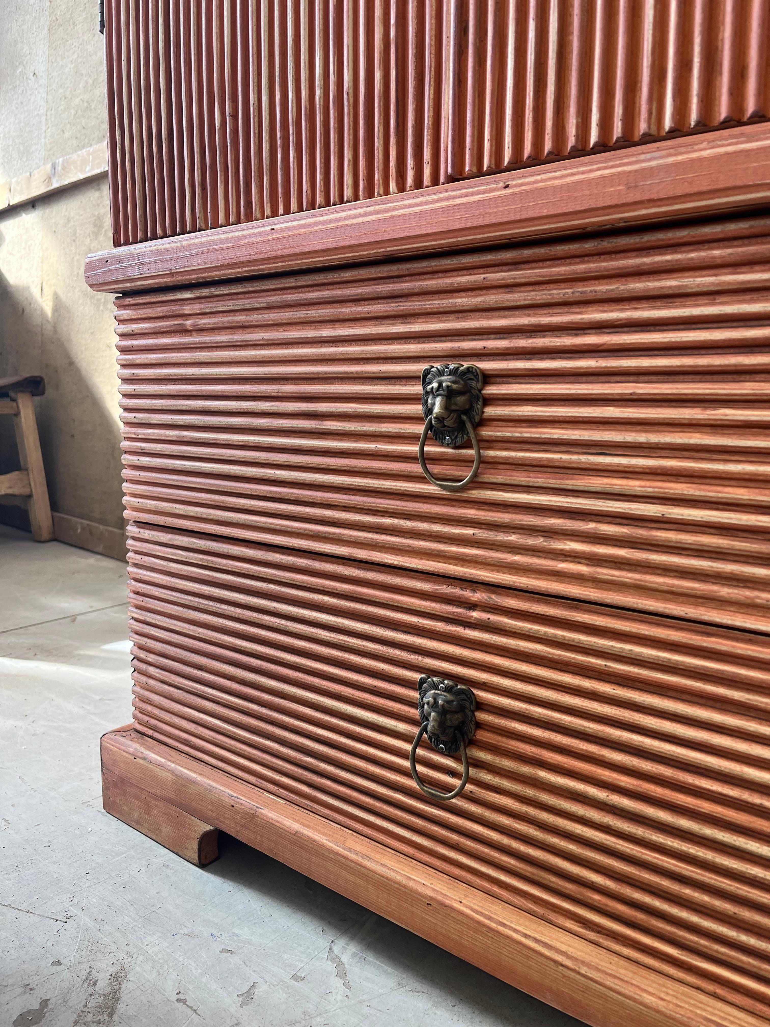 Swedish style red cabinet in vendita 2