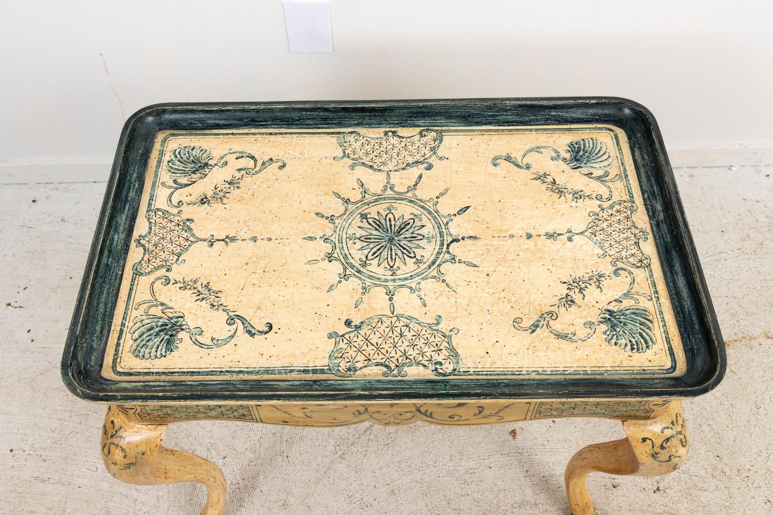 Swedish Style Tea Table Hand Painted In Good Condition For Sale In Stamford, CT