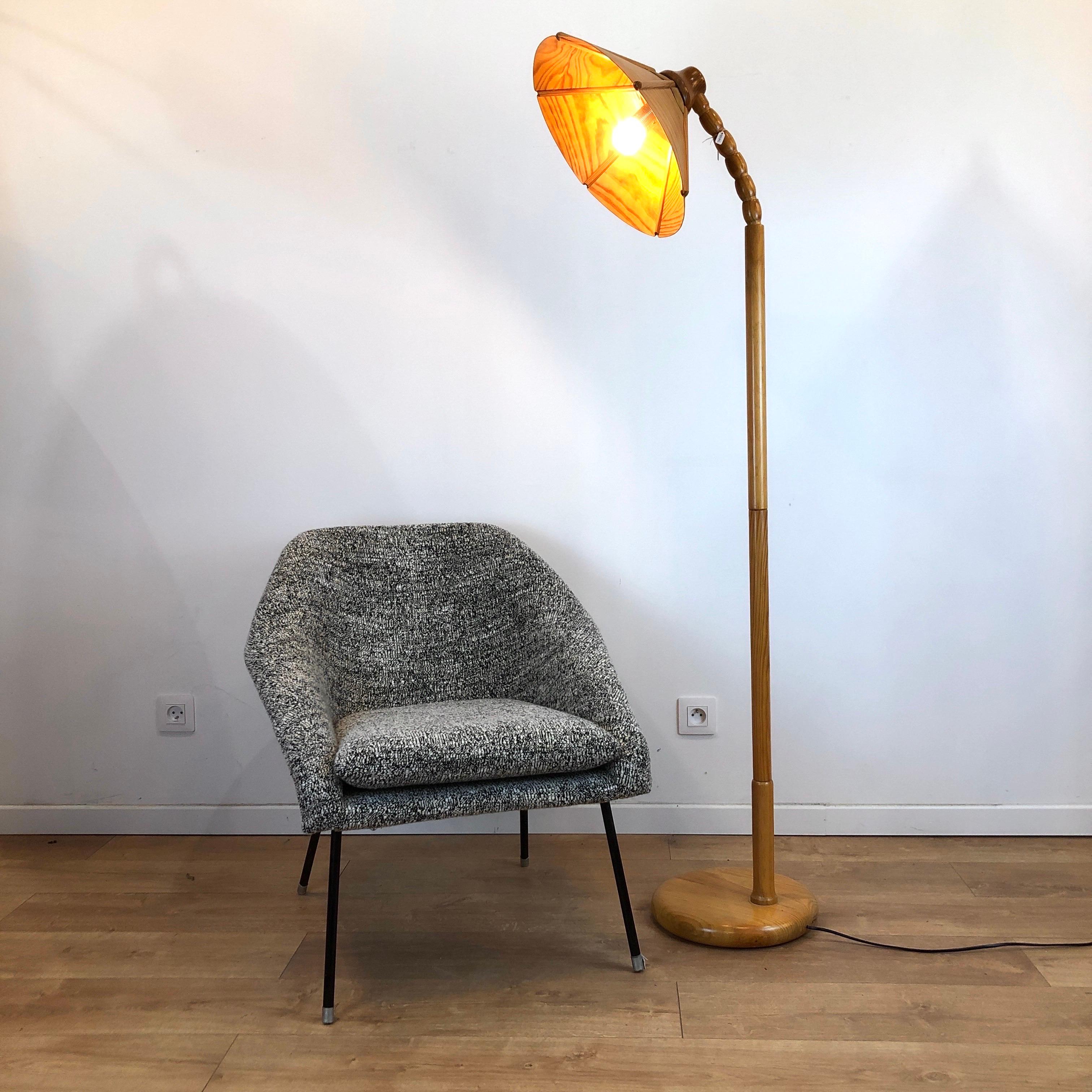 Mid-Century moderno Lampada da terra svedese Taberluz del metà secolo in vendita