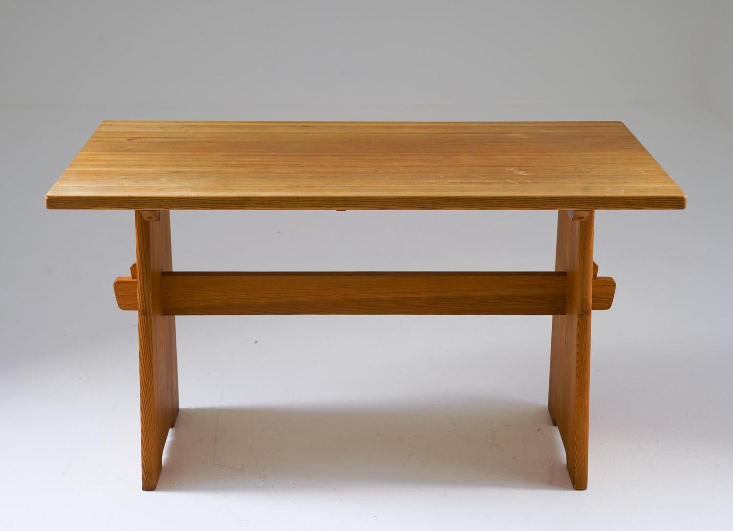 Mid-Century Modern Swedish Table in Solid Pine For Sale