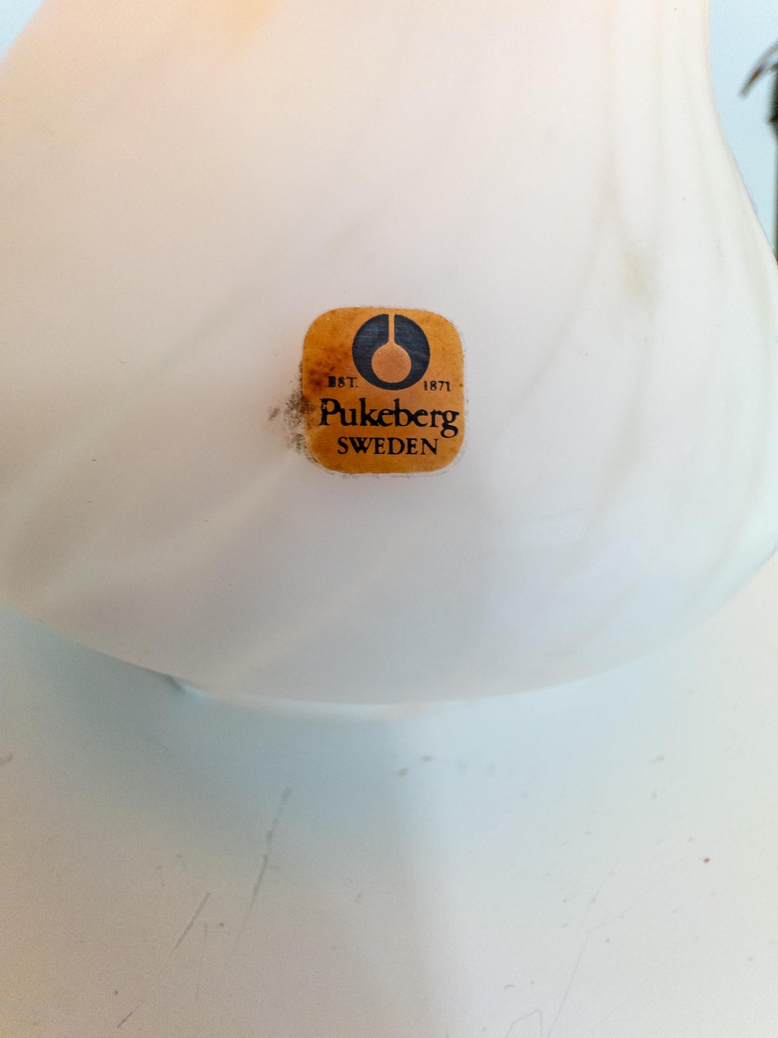 Schwedische Tischleuchte von Monica Backström für Pukeberg, 1970er Jahre im Angebot 1