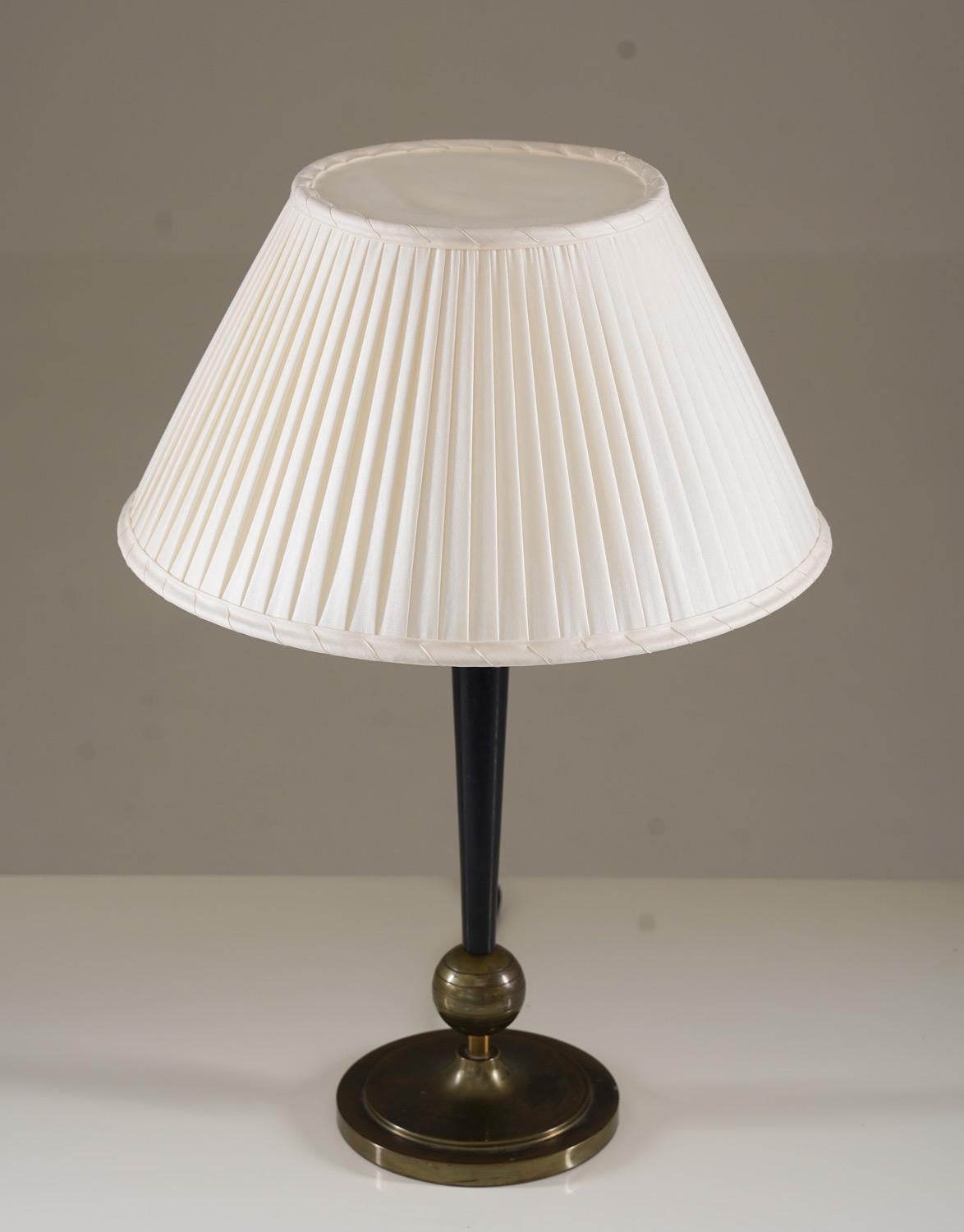Scandinavian Modern Swedish Table Lamp from Böhlmarks, 1930s For Sale