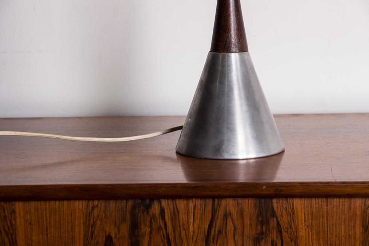 Swedish table lamp in Aluminum, Rosewood and Bakelite by Bergboms 1960. For Sale 4