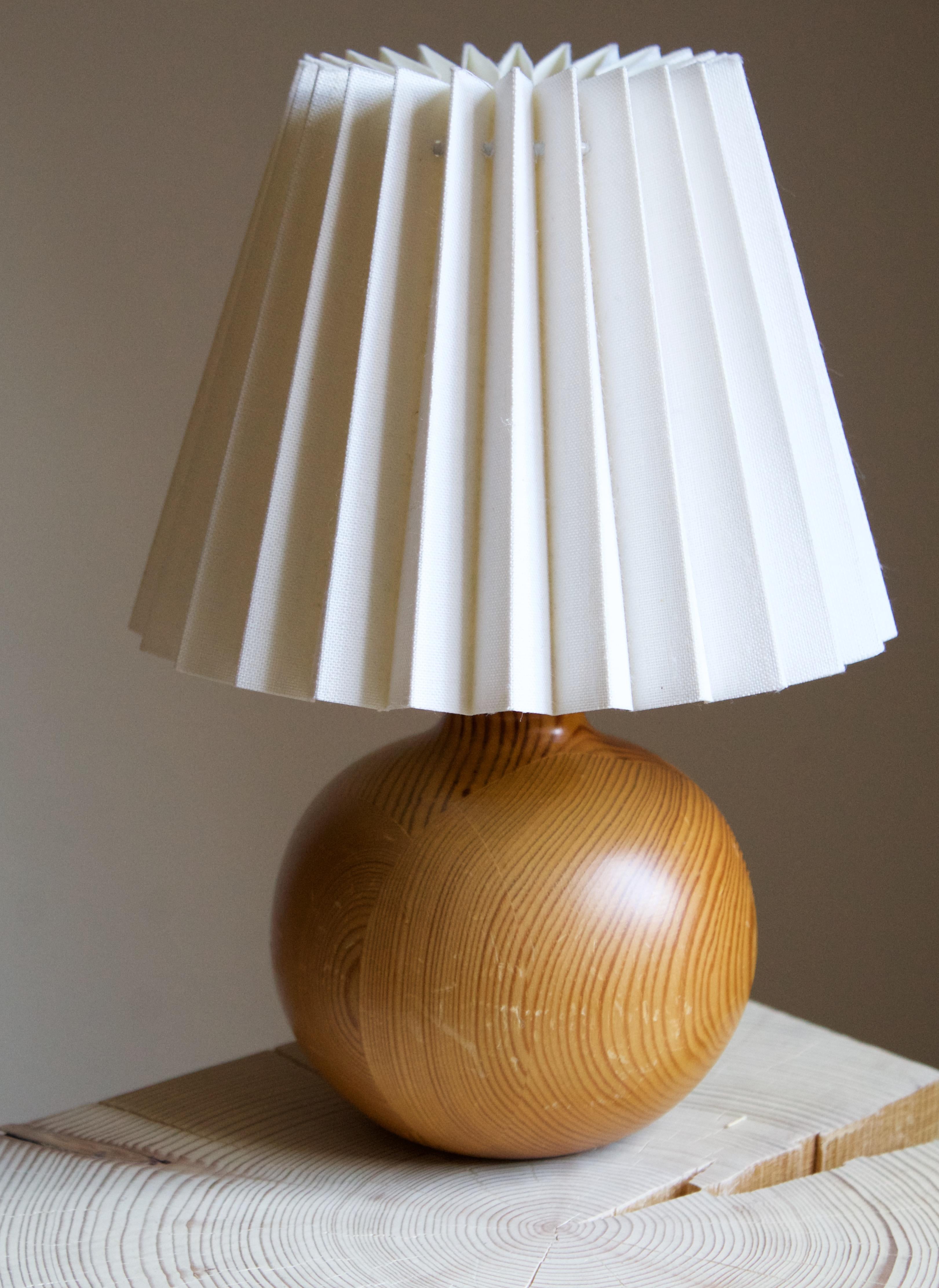 Modern Swedish, Table Lamp, Pine, Sweden c. 1970s