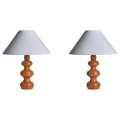 Schwedische Freiform-Tischlampen aus massivem Kiefernholz, Stoff, Studio, Schweden, 1970er Jahre