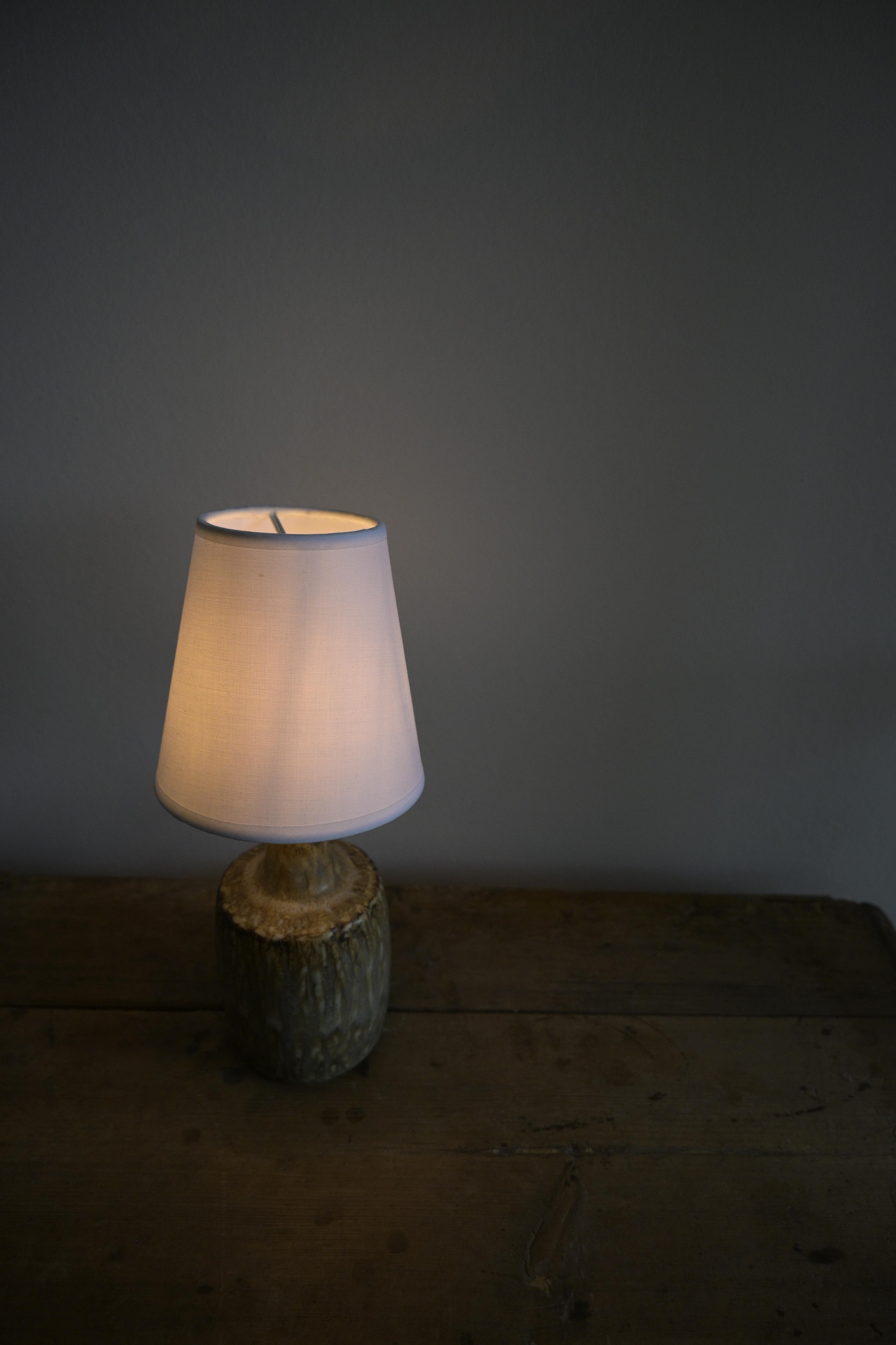 Swedish Table 'Rubus' Lamp by Gunnar Nylund, Rörstrand ca 1940-50 For Sale 4