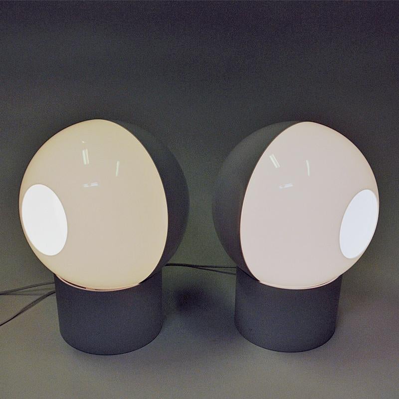 Paire de lampes de table suédoises 'Luno' 1241 par Uno & Östen Kristiansson pour Luxus 1970 en vente 2