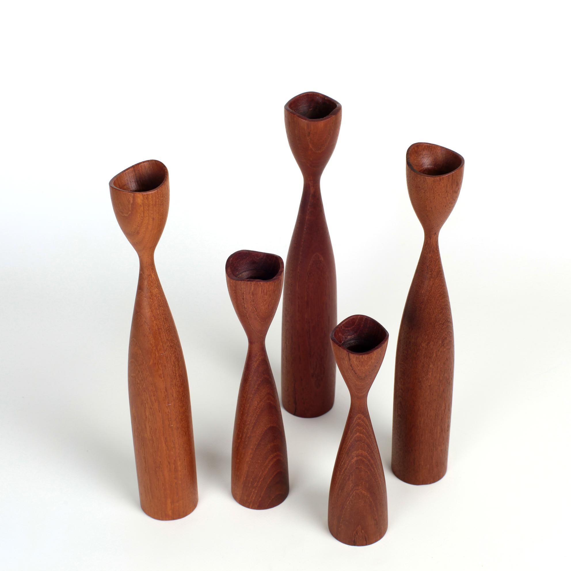 Danish Teak Candlesticks Candleholders 1950s Set of 5 In Good Condition For Sale In Saint  Ouen, FR